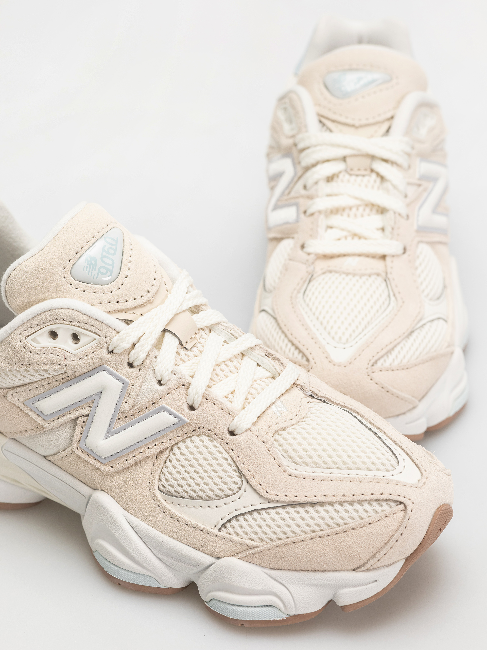 Pantofi New Balance 9060 JR (sea salt)