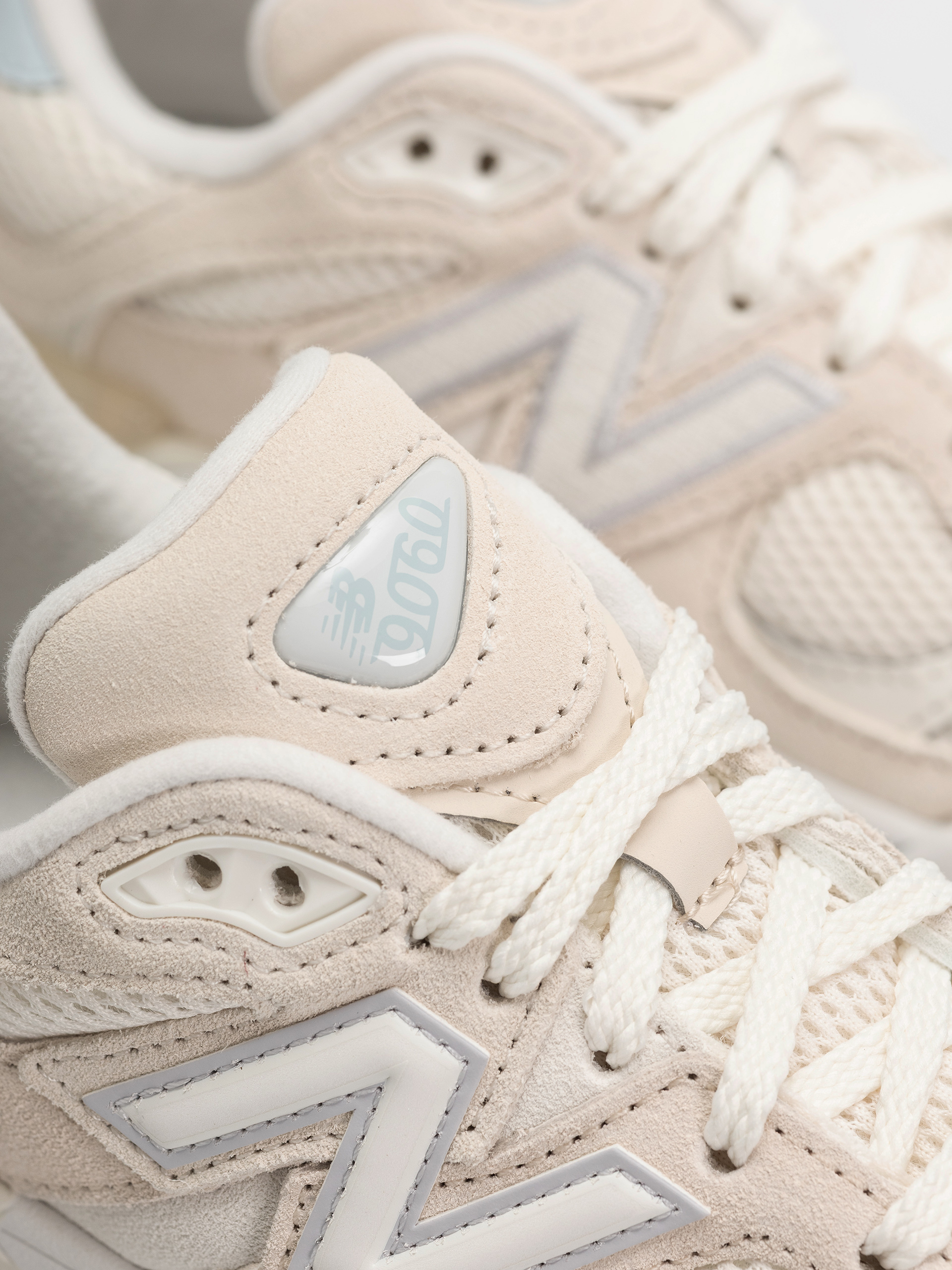 Pantofi New Balance 9060 JR (sea salt)