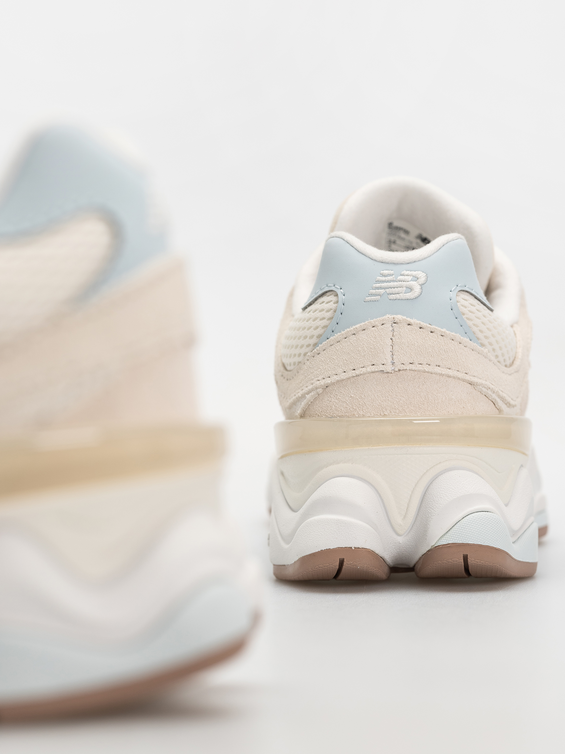 Pantofi New Balance 9060 JR (sea salt)