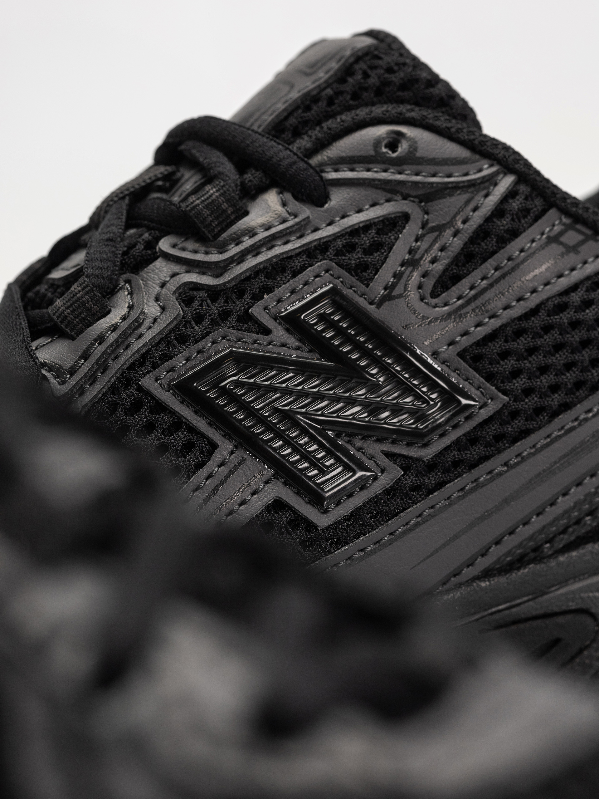 Pantofi New Balance 740 JR - negru (black cement)