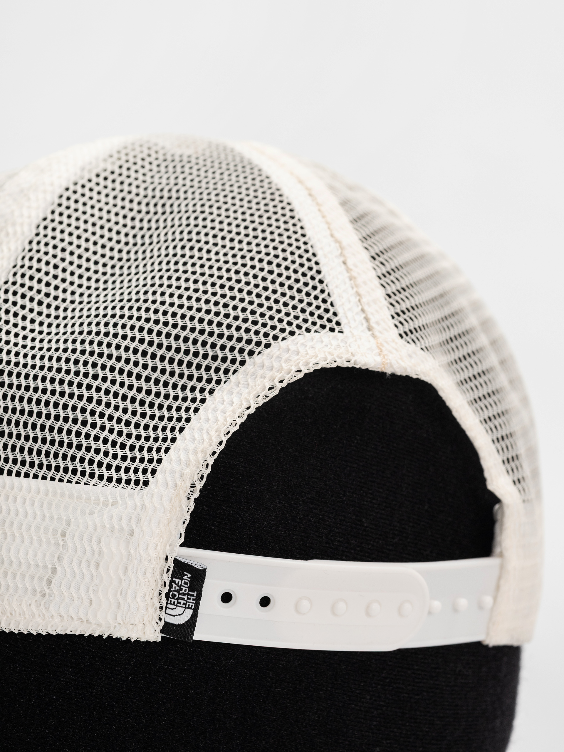 Șapcă The North Face Tnf Logo Trucker (khaki stone/tnf white)