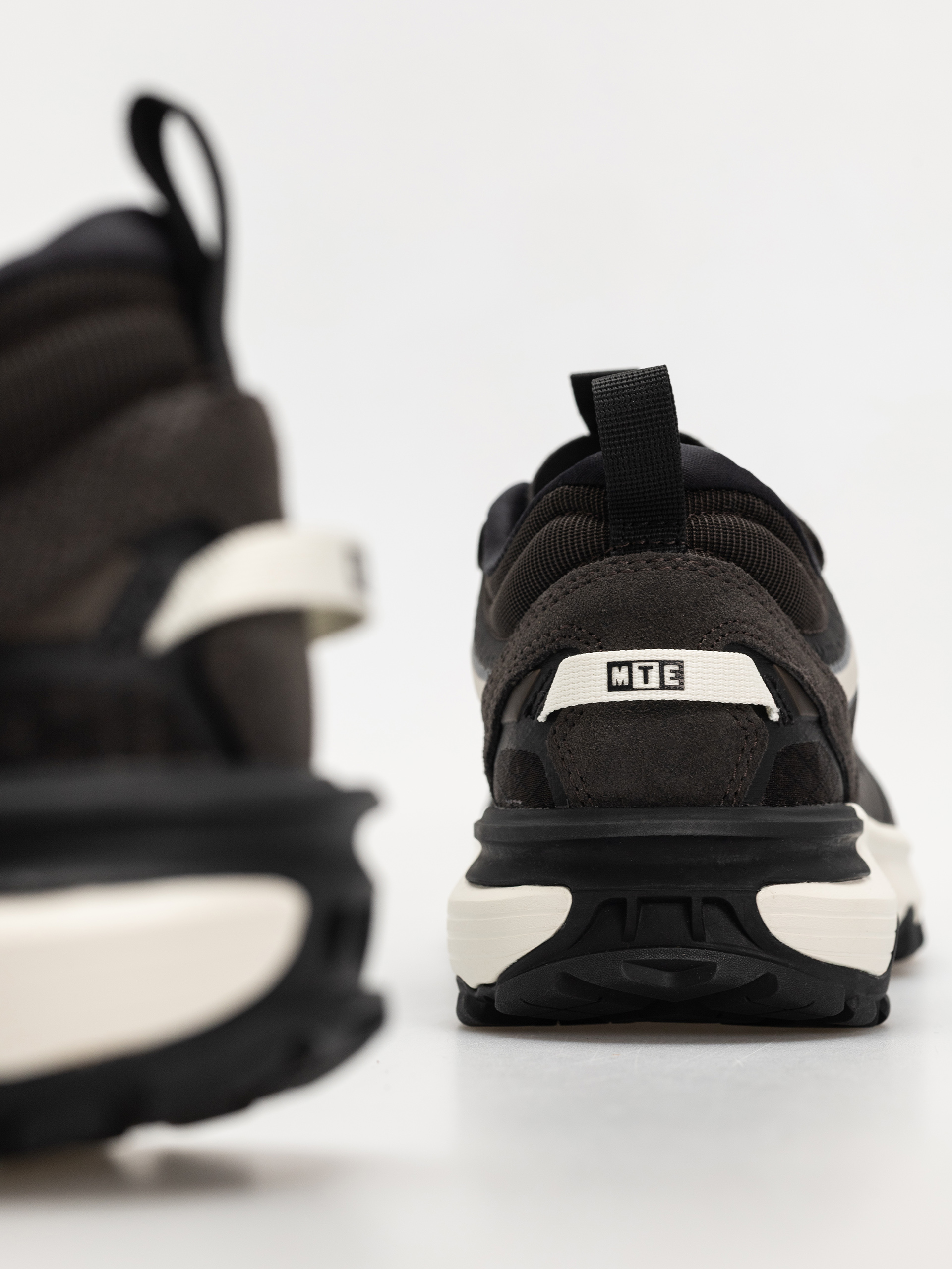 Pantofi Vans Mte Crosspath Xc (washed black)