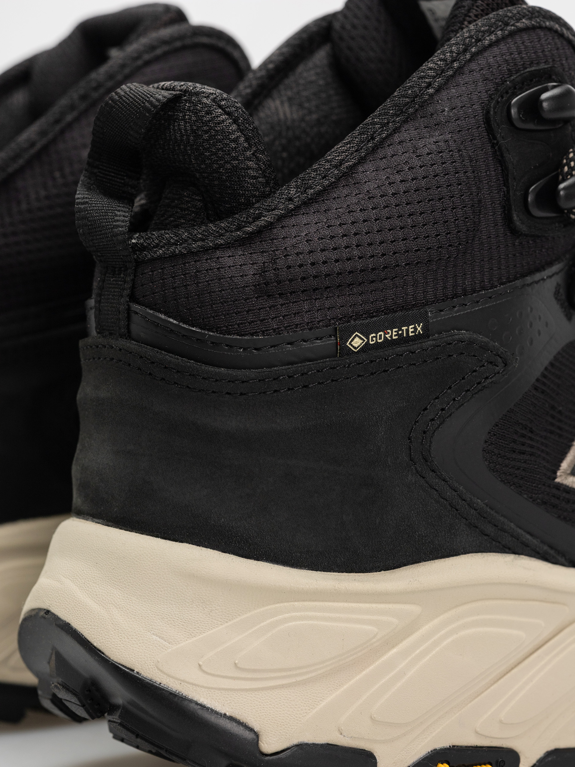 Pantofi New Balance Fresh Foam X Hierro V9 Hiker Gore-Tex (black)