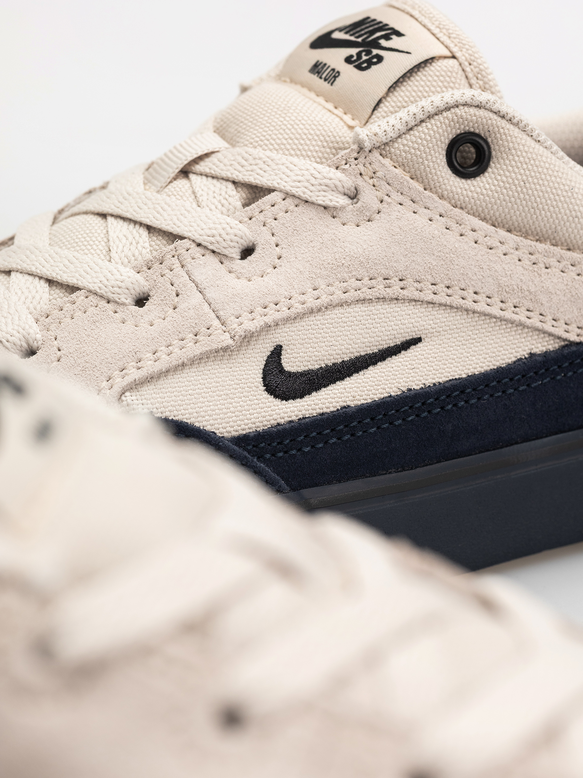 Pantofi Nike SB Malor Te (lt khaki/black lt orewood brn)