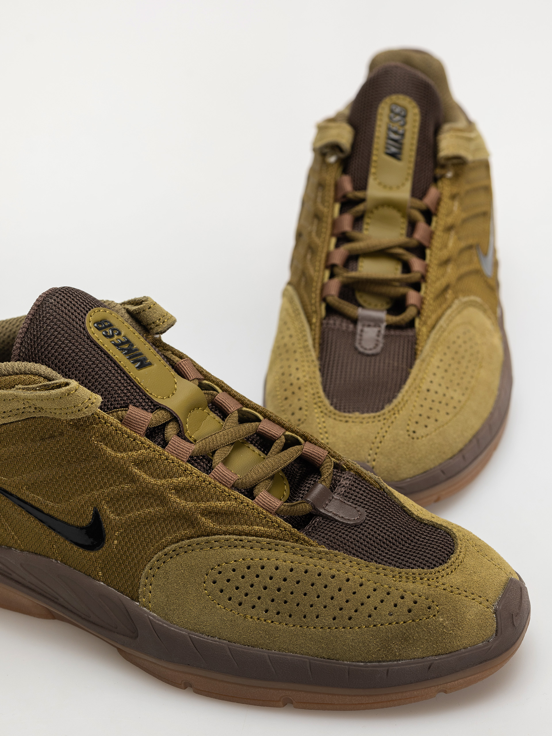 Pantofi Nike SB Vertebrae (olive flak/black baroque brown)