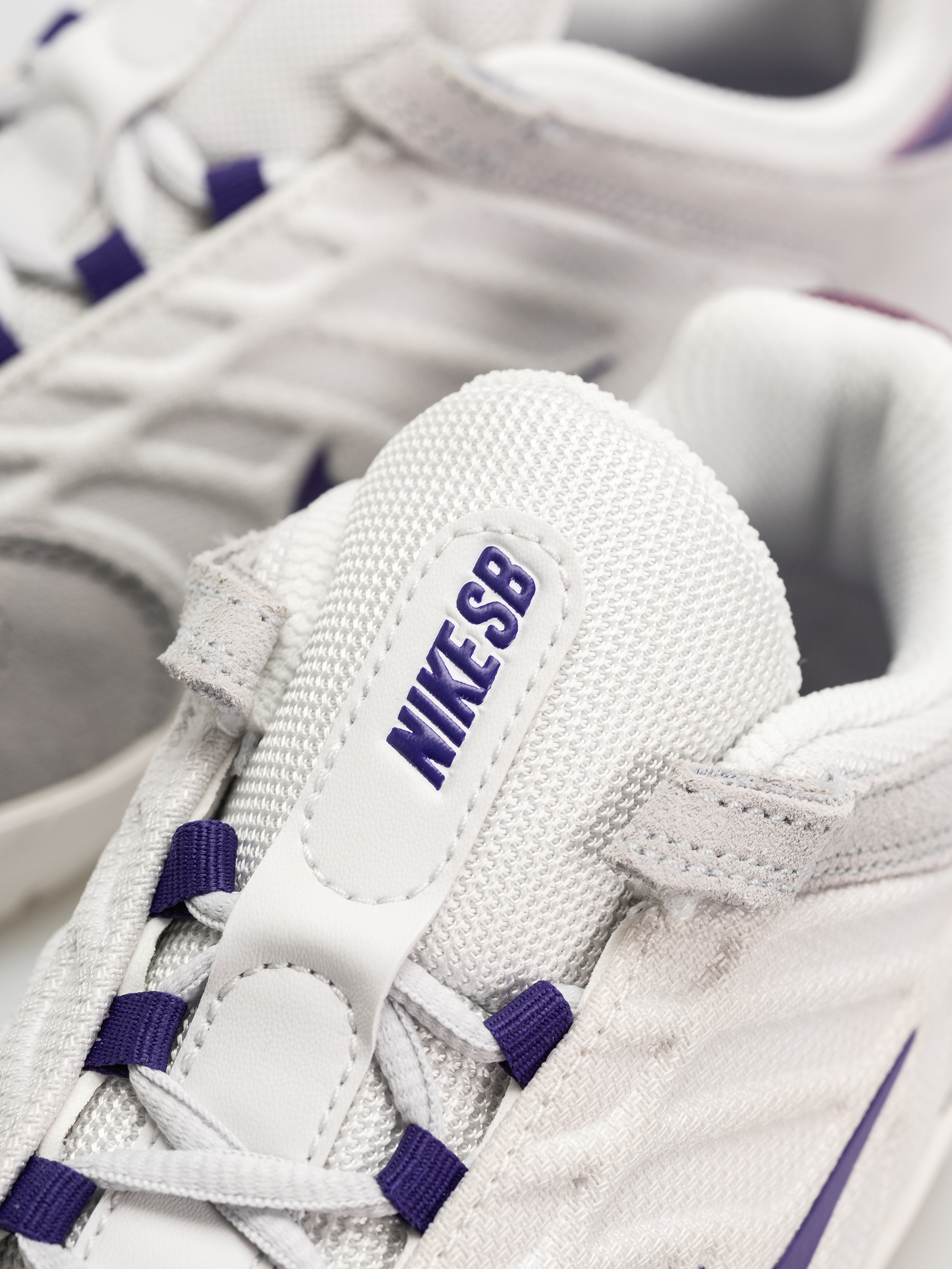 Pantofi Nike SB Vertebrae (platinum tint/court purple wolf grey)