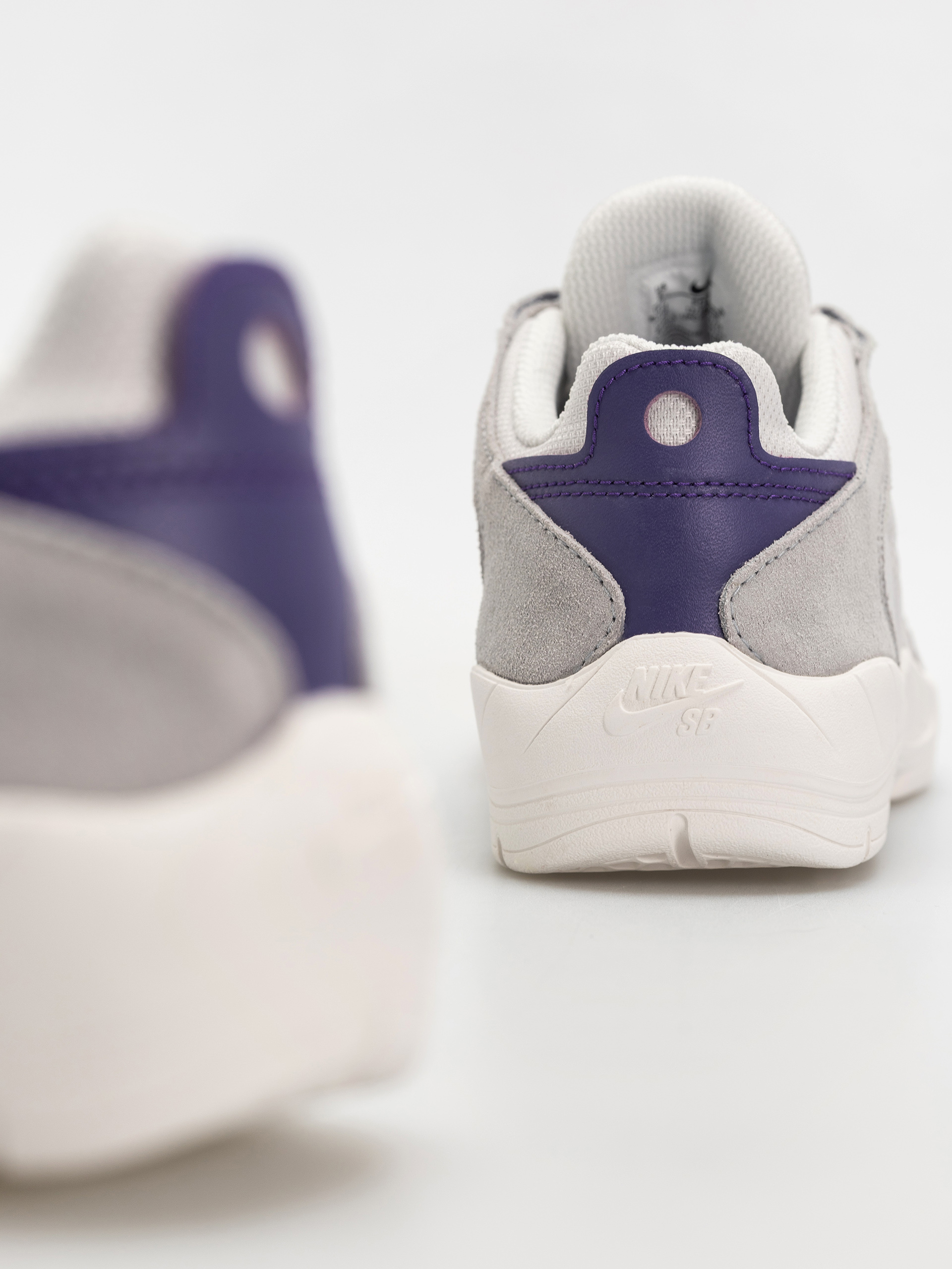 Pantofi Nike SB Vertebrae (platinum tint/court purple wolf grey)