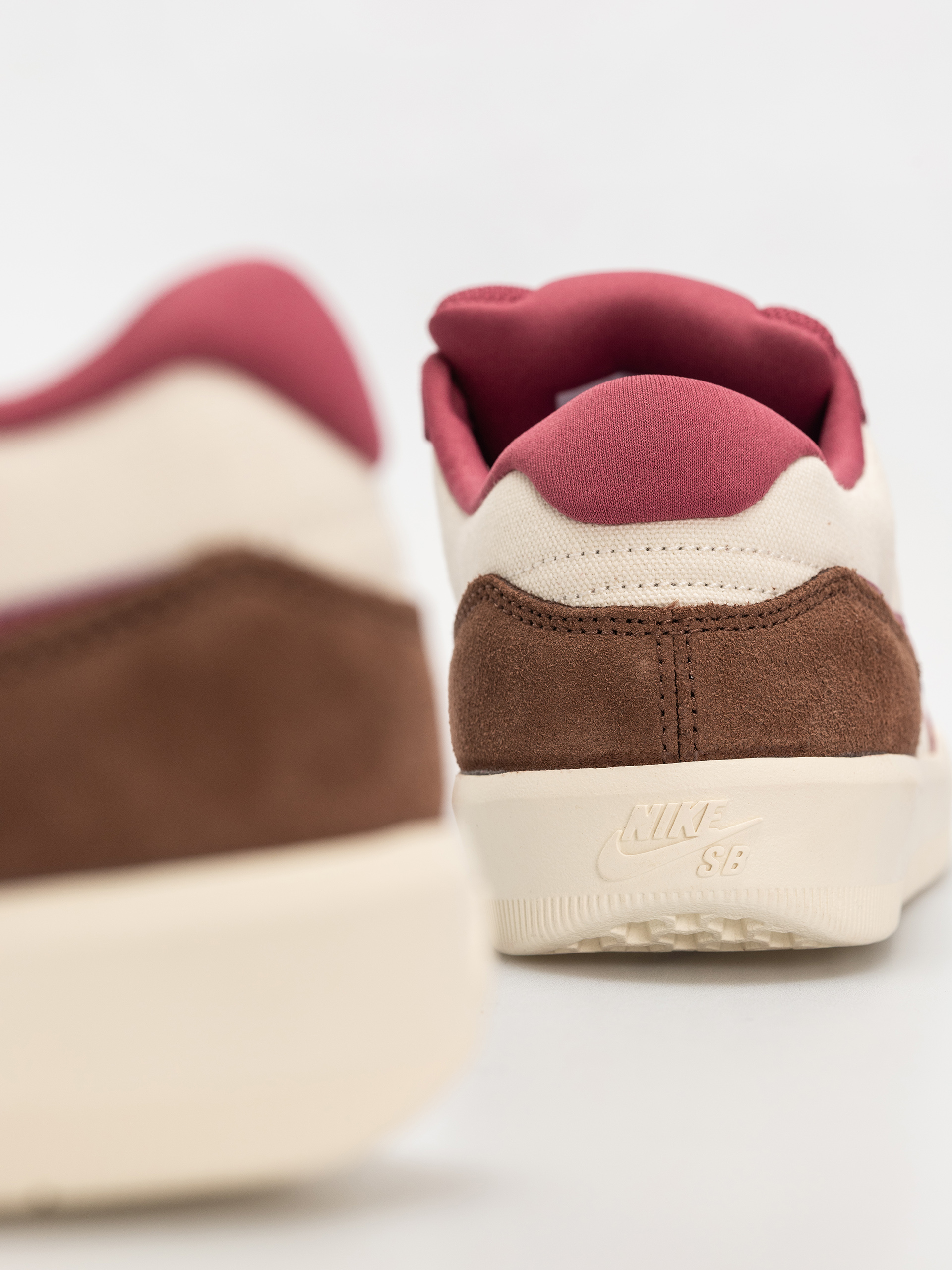 Pantofi Nike SB Force 58 (pale ivory/sweet beet fauna brown)