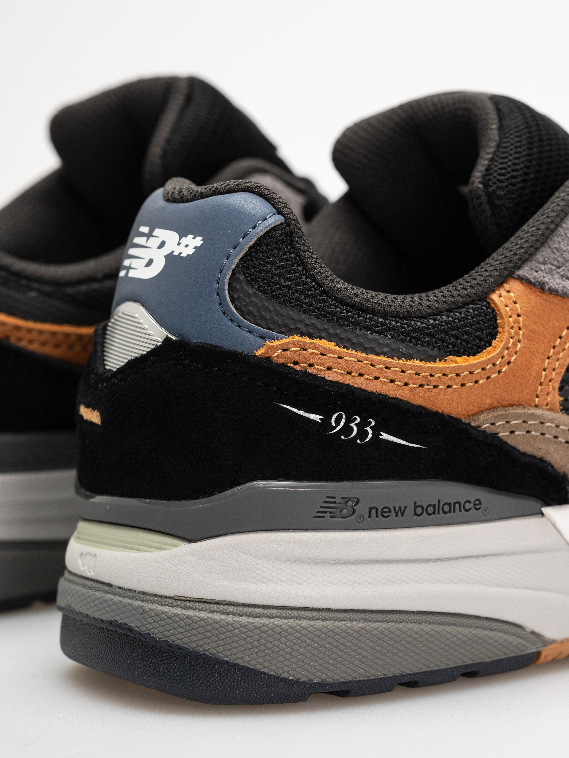 Pantofi New Balance 933 - maro, gri (grey brown chestnut)