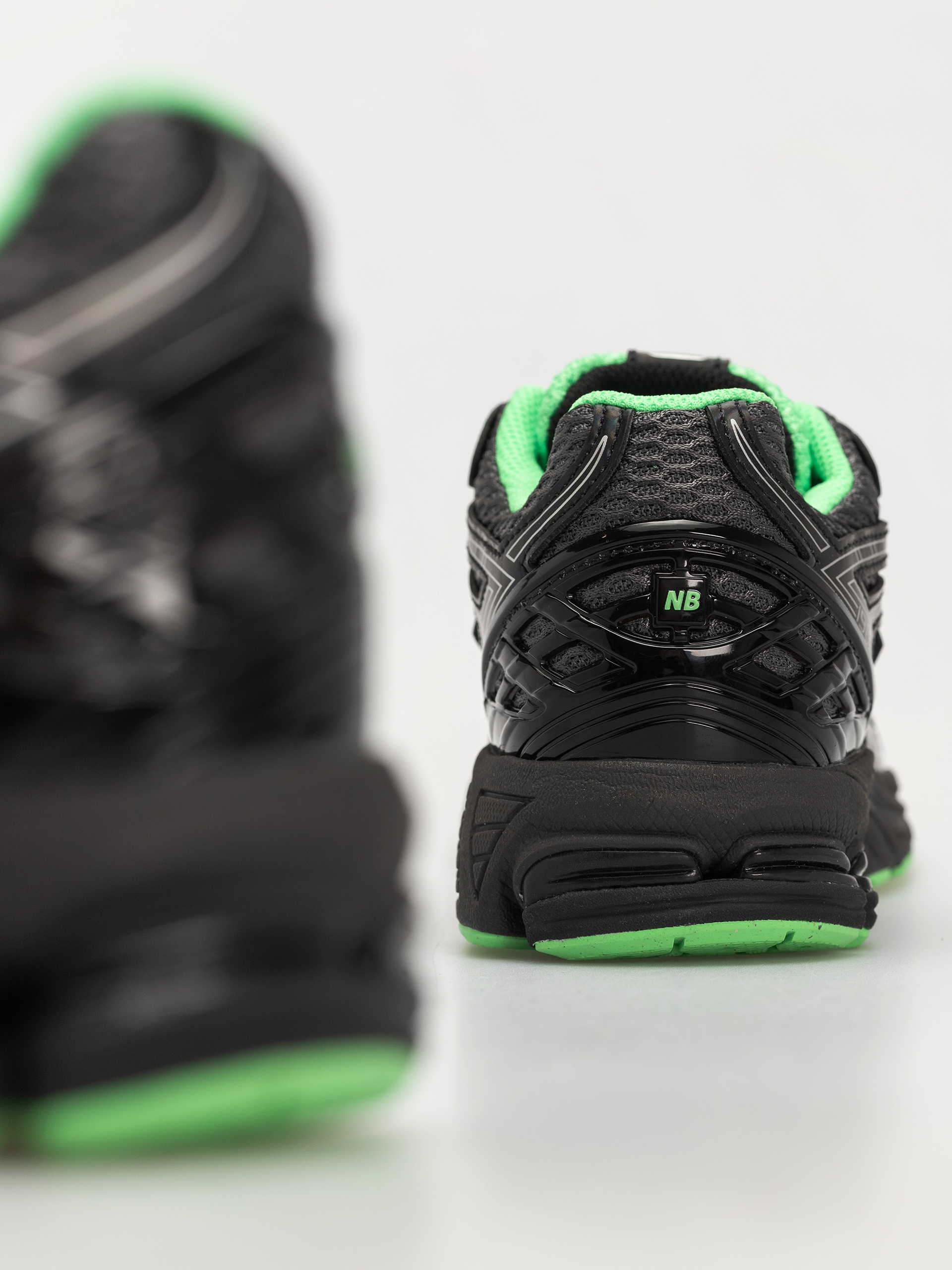 Pantofi New Balance 1906 JR (black)