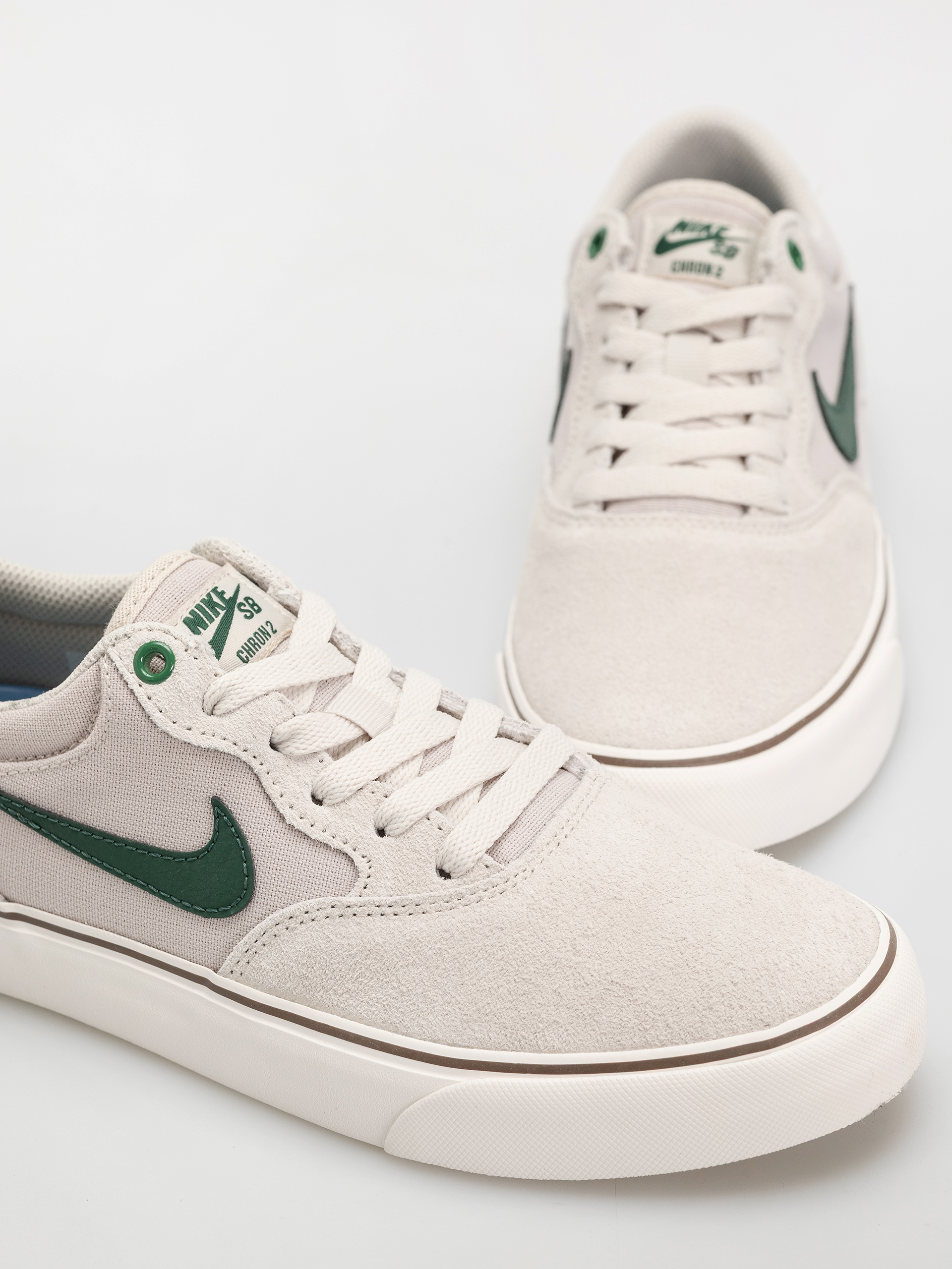 Pantofi Nike SB Chron 2 (lt orewood brn/fir phantom mink brown)