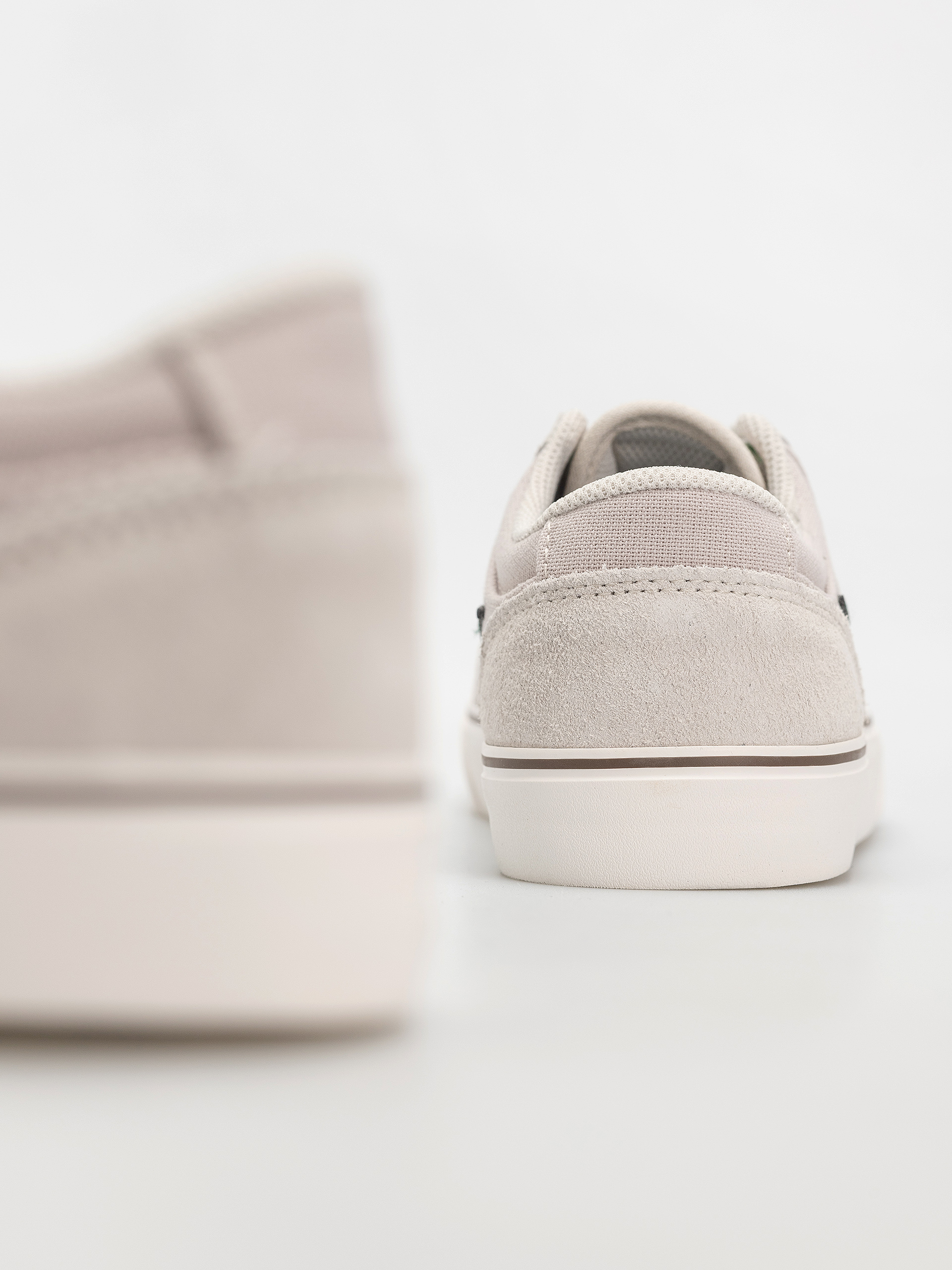 Pantofi Nike SB Chron 2 (lt orewood brn/fir phantom mink brown)