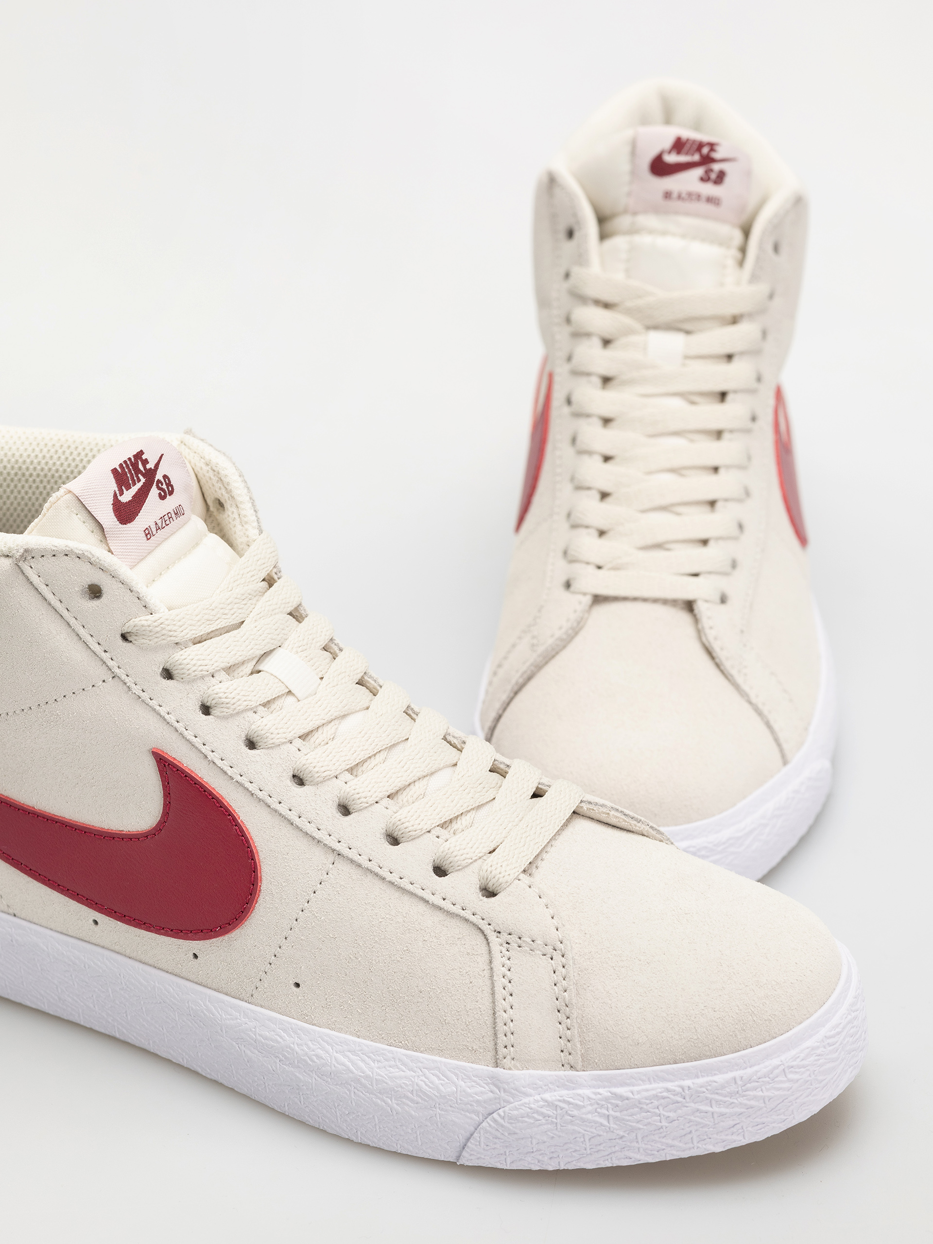 Pantofi Nike SB Zoom Blazer Mid (pale ivory/noble red silt red white)
