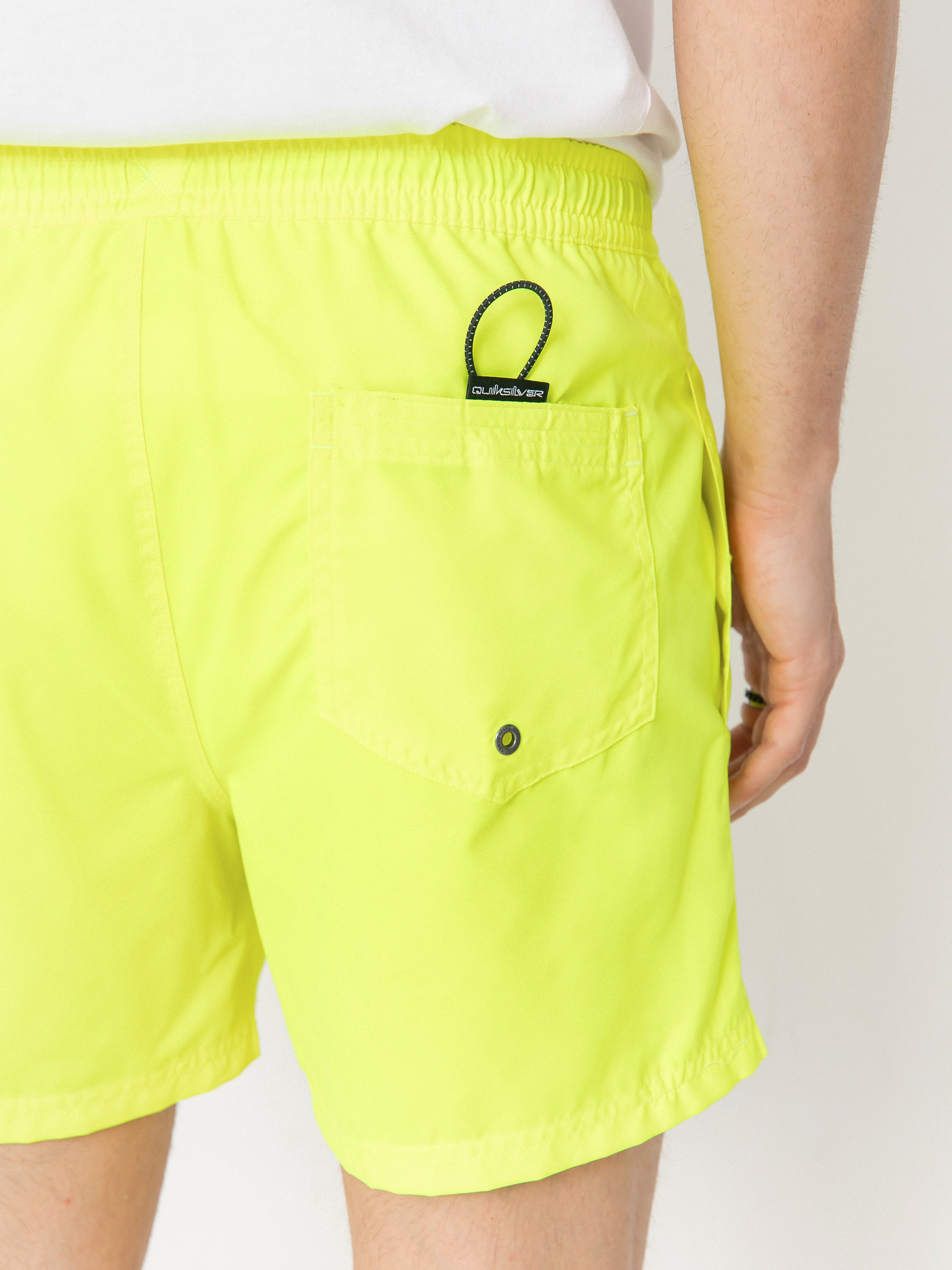 Pantaloni scurți Quiksilver Everyday Solid Volley 15 (safety yellow)