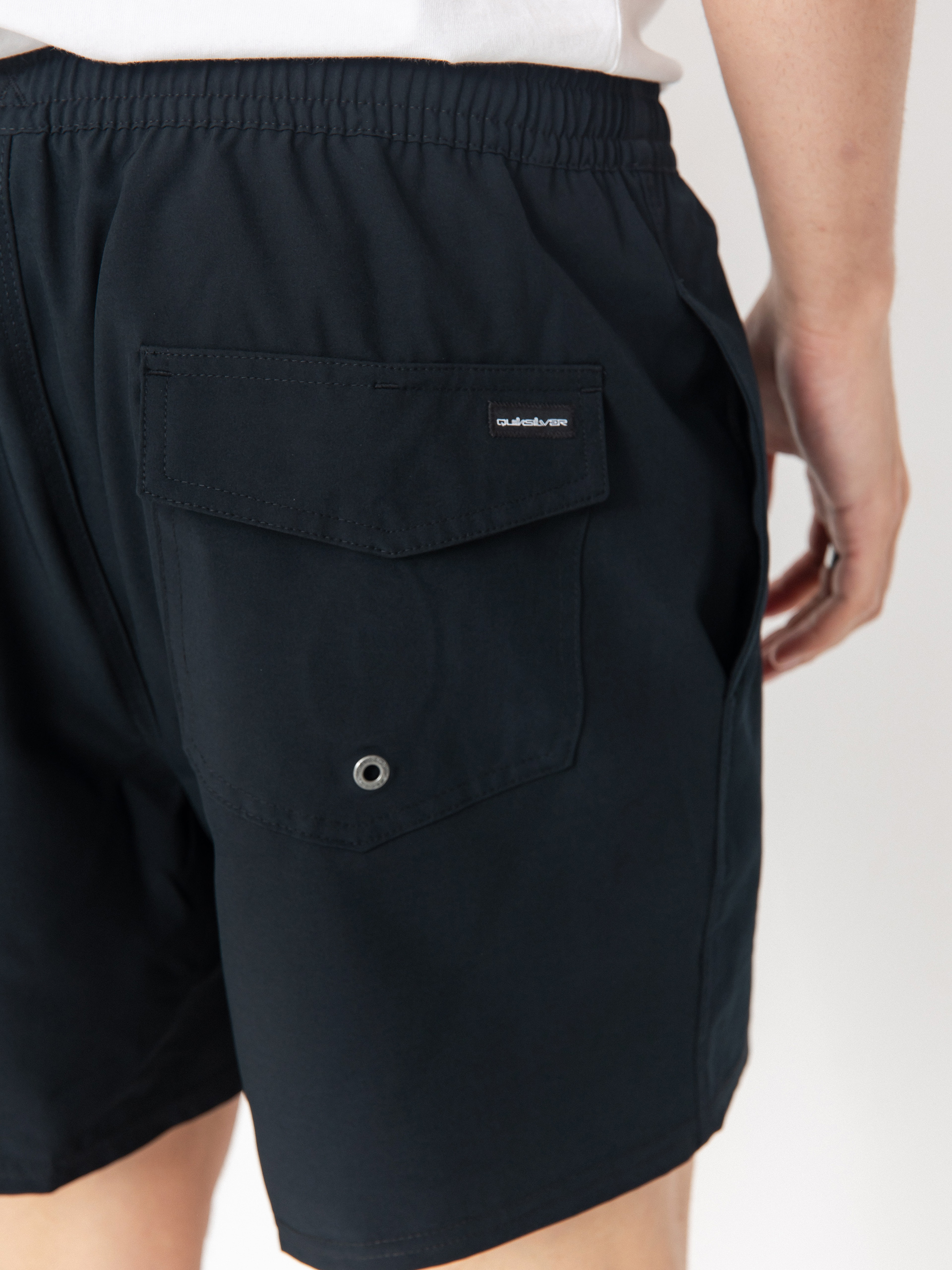 Pantaloni scurți Quiksilver Surfsilk Solid Volley 16 (black)