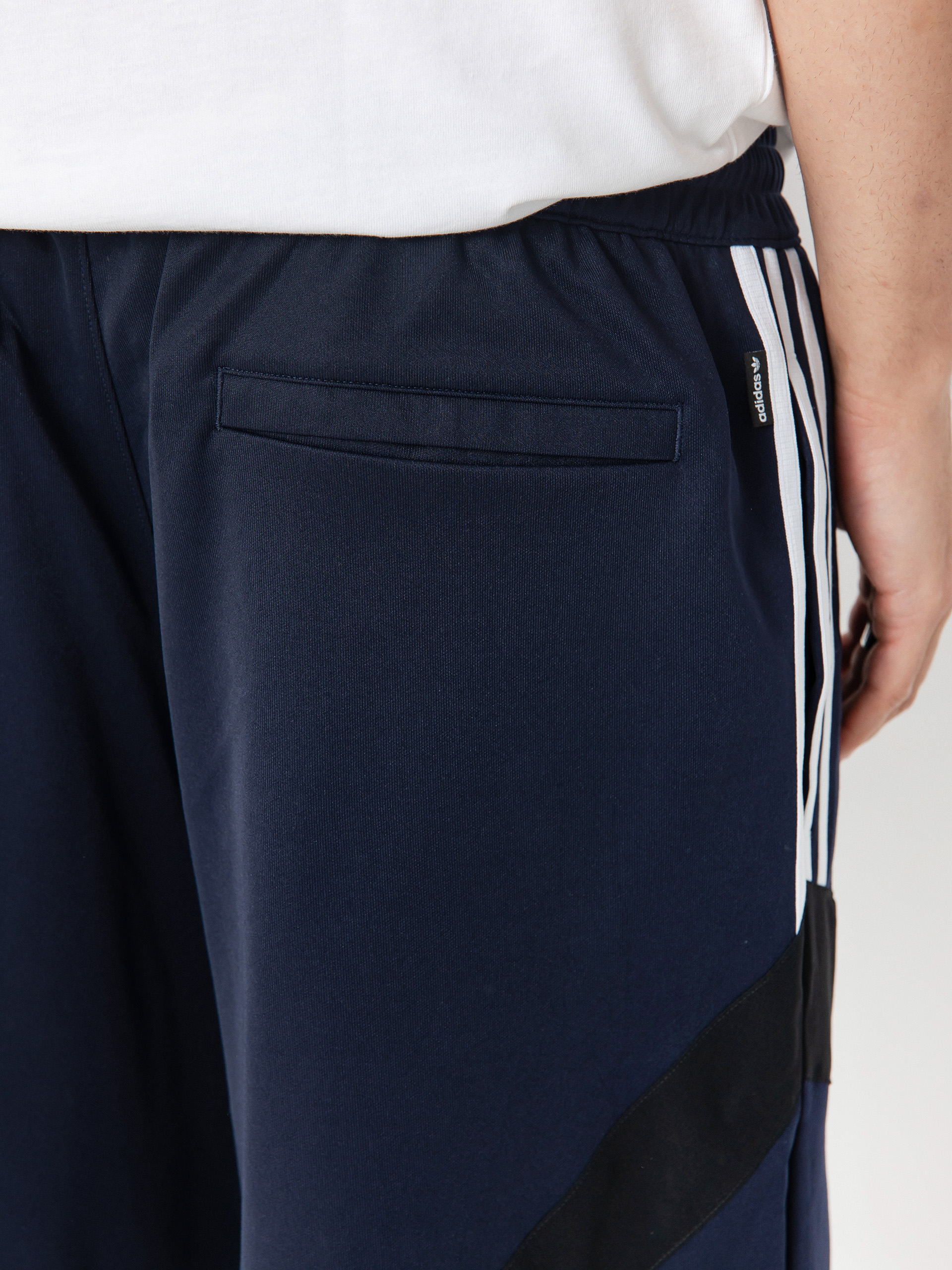 Pantaloni scurți adidas Football (legink/black/white)