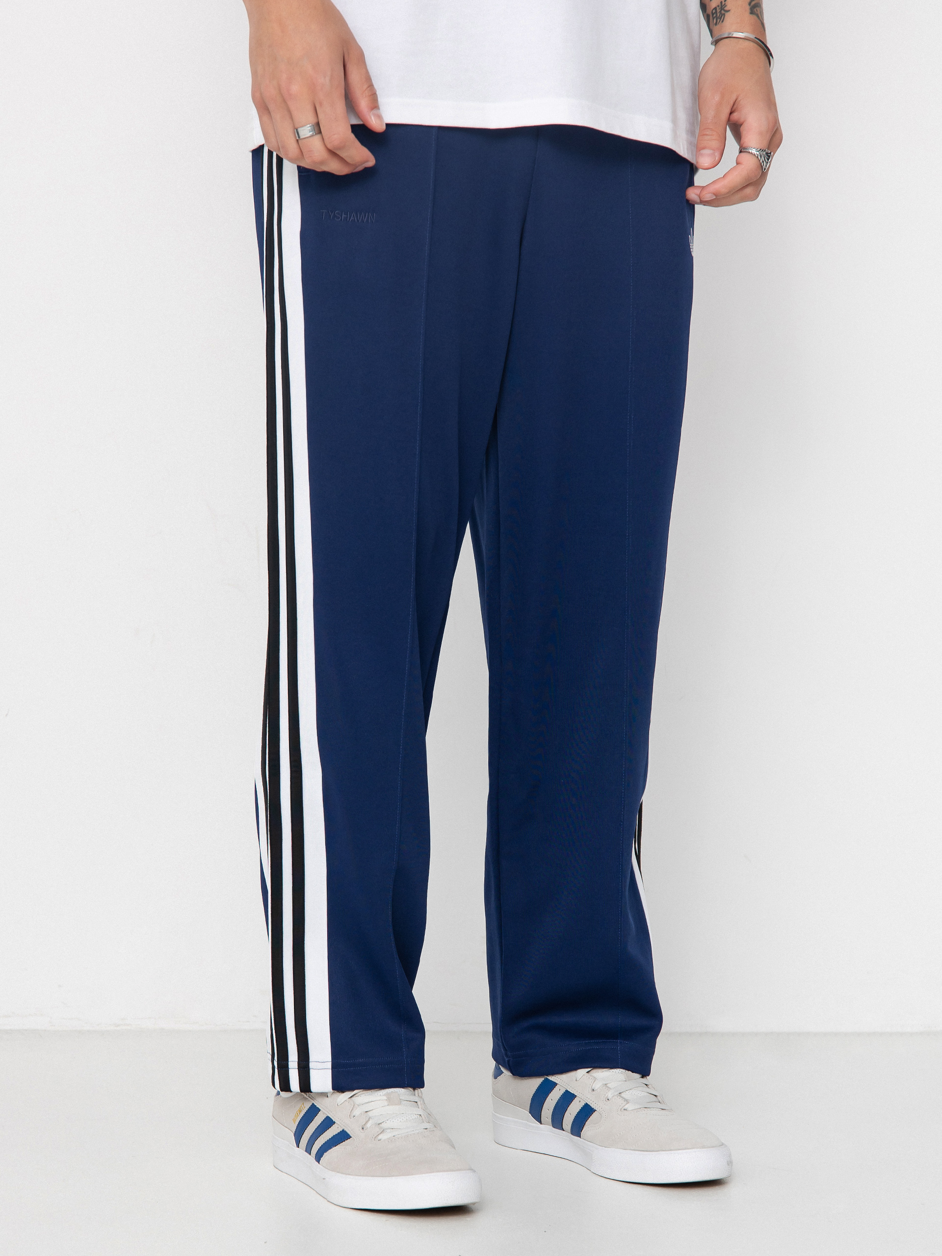 Pantaloni adidas Tyshawn (dkblue/white/black)