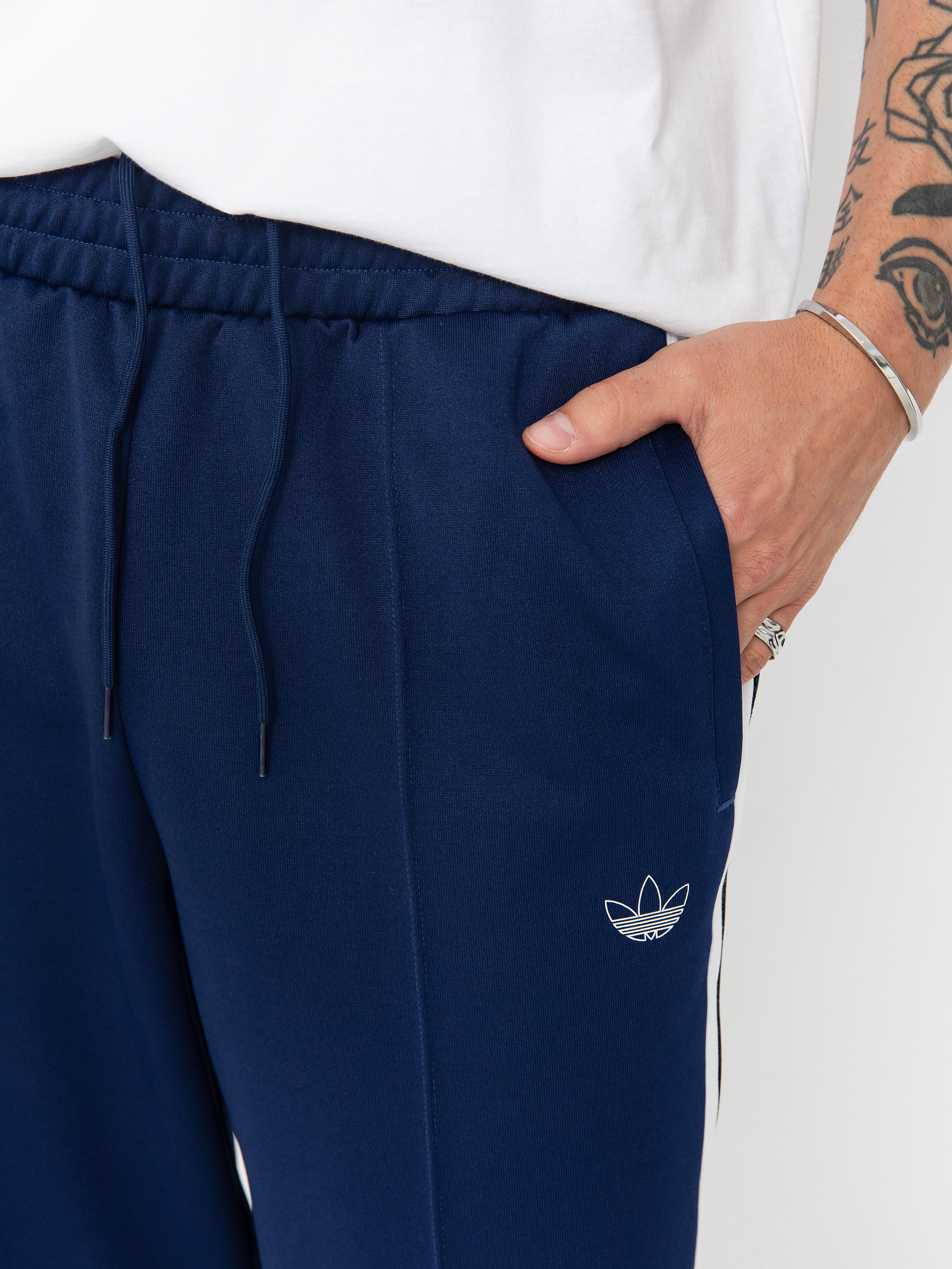 Pantaloni adidas Tyshawn (dkblue/white/black)