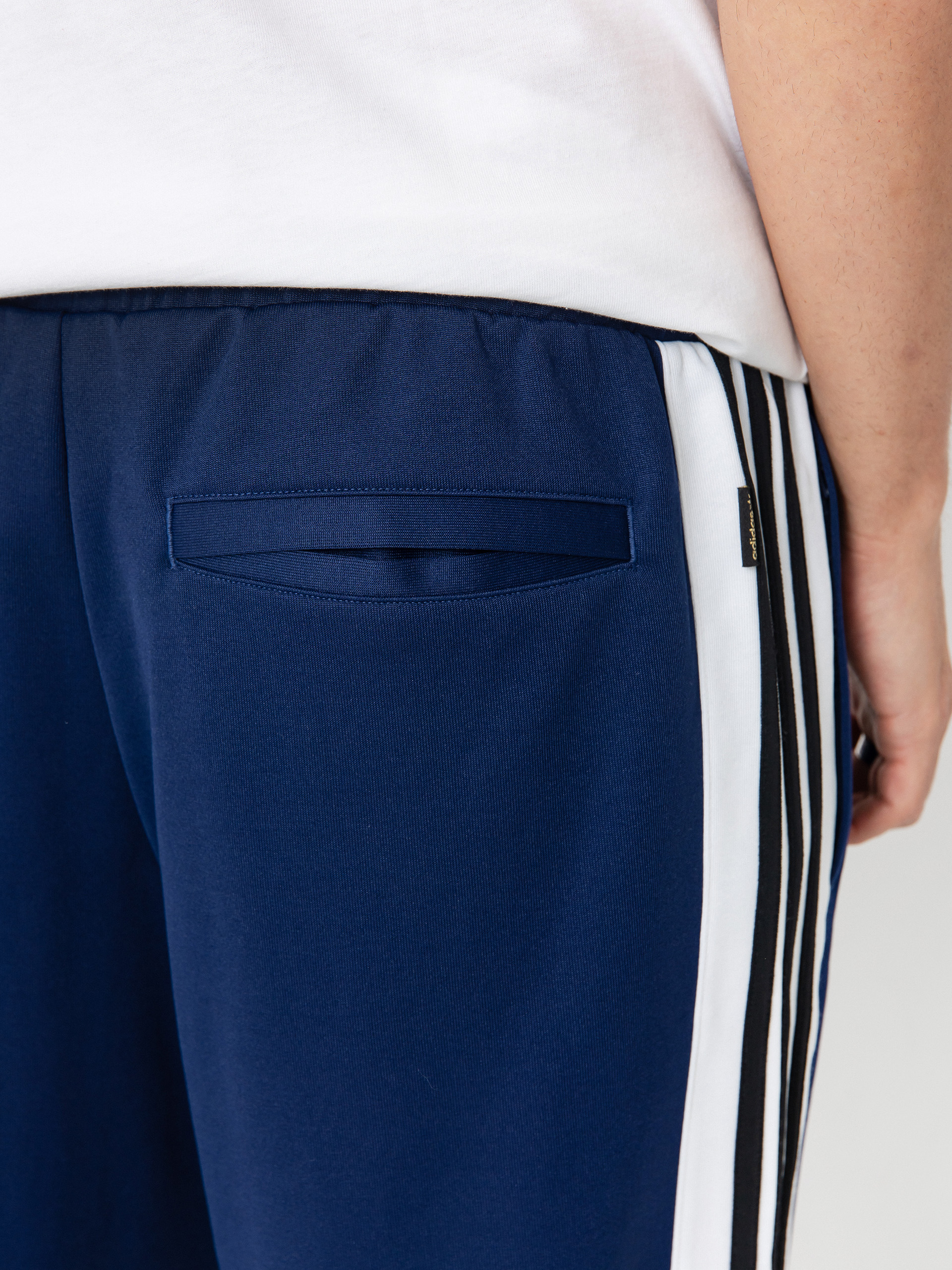 Pantaloni adidas Tyshawn (dkblue/white/black)