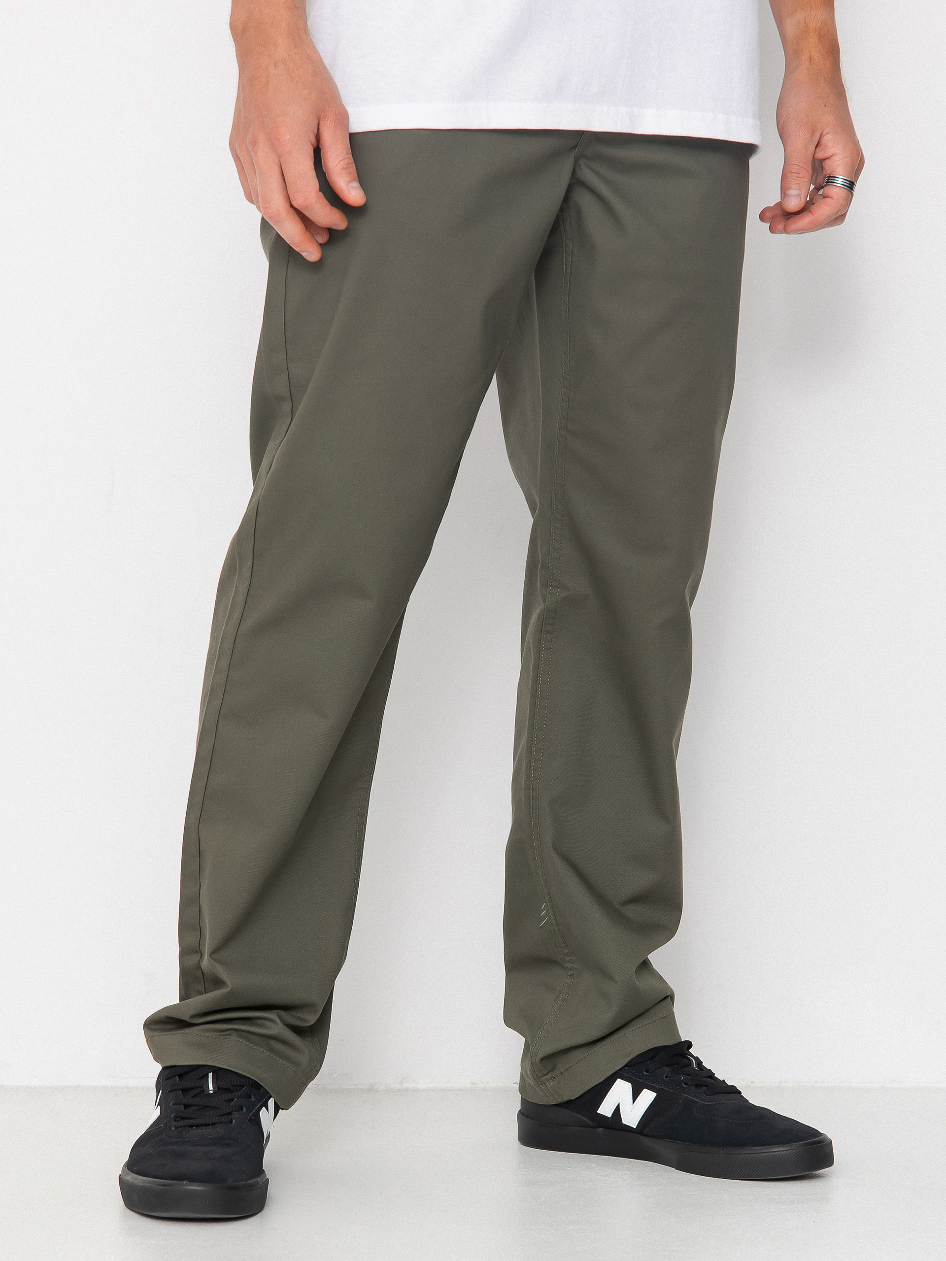 Pantaloni Vans Authentic Chino Relaxed (grape leaf)