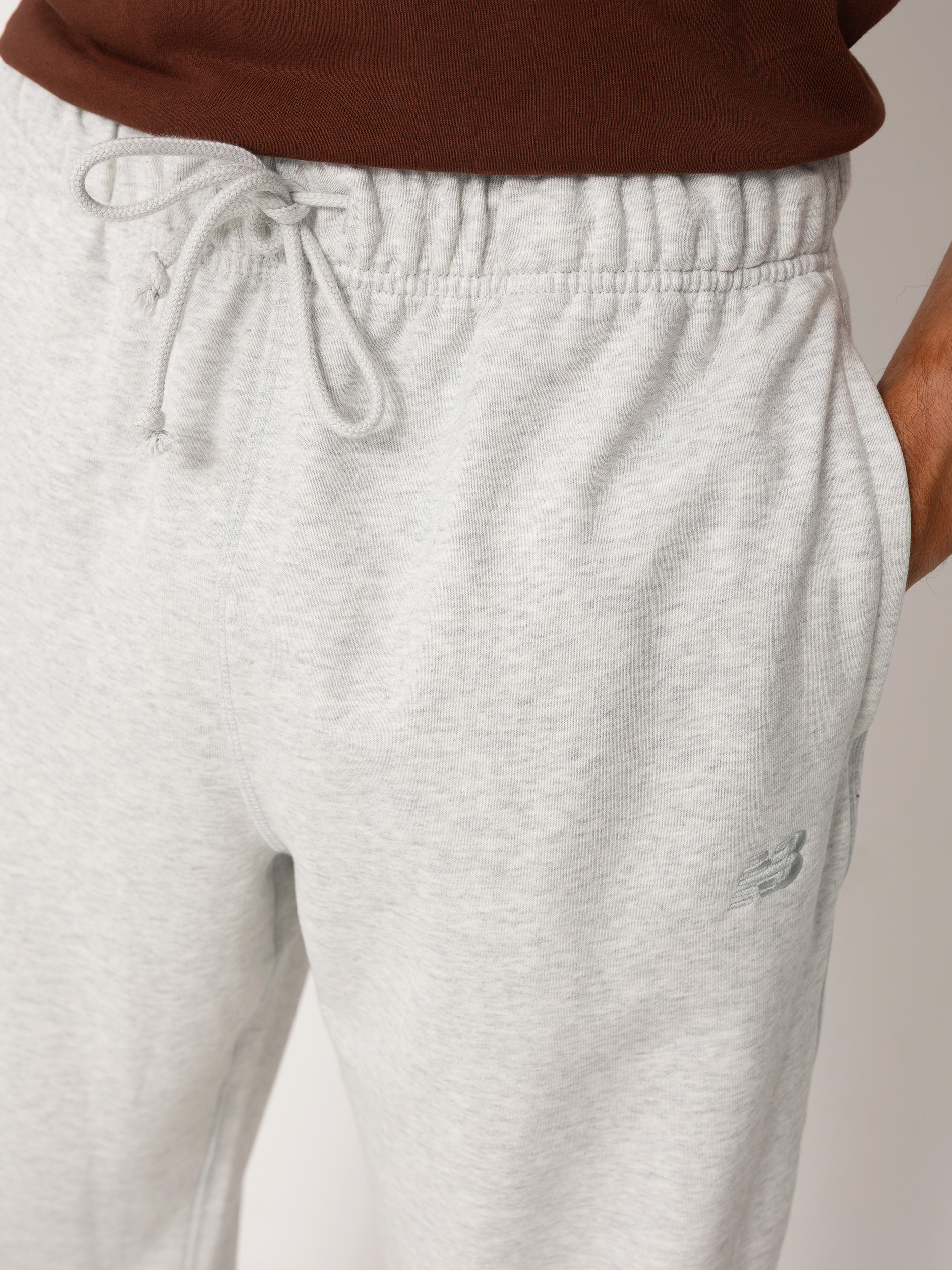 Pantaloni New Balance Athletics Jogger (grey)