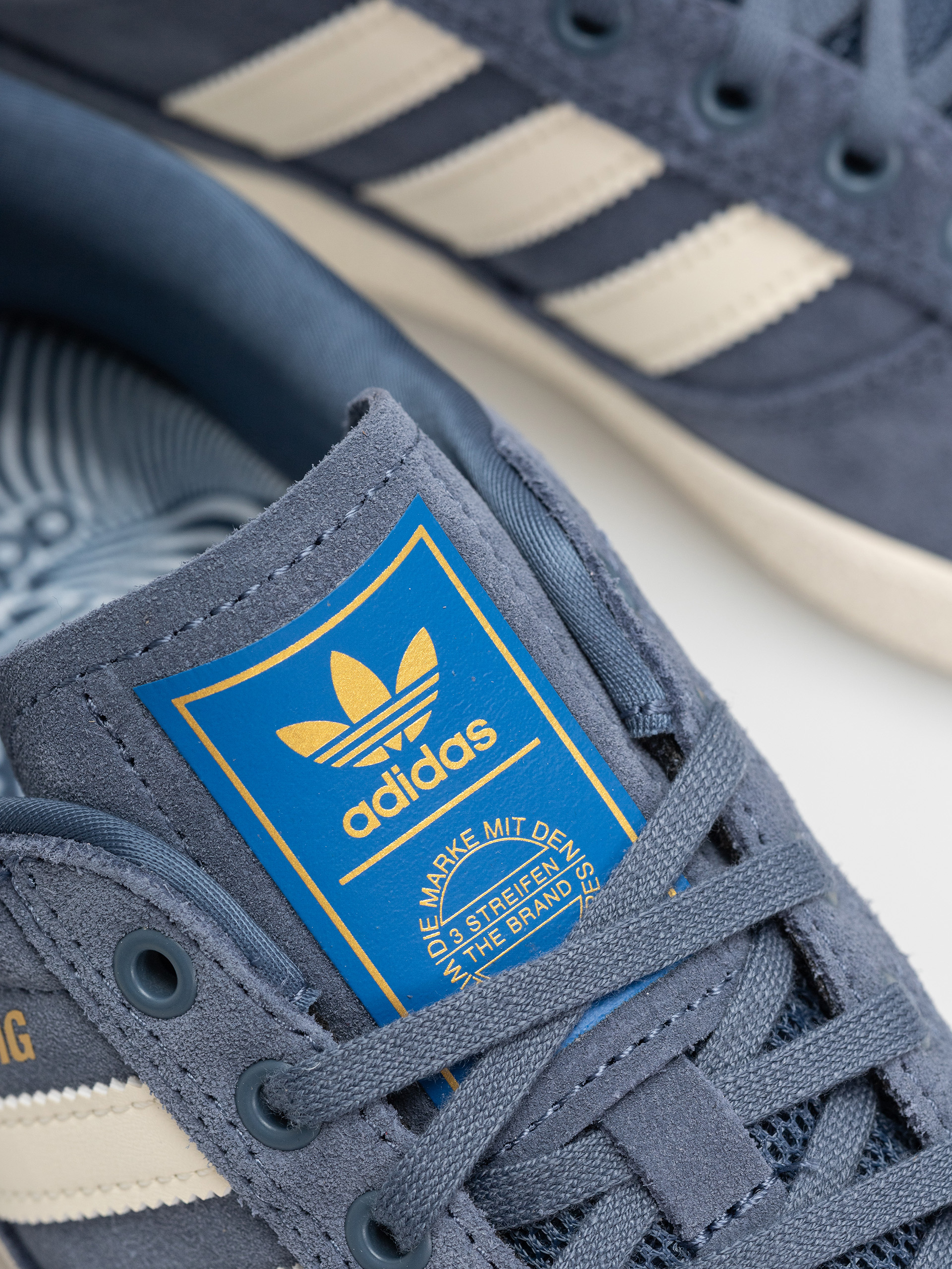 Pantofi adidas Puig Indoor (prloin/owhite/blubir)