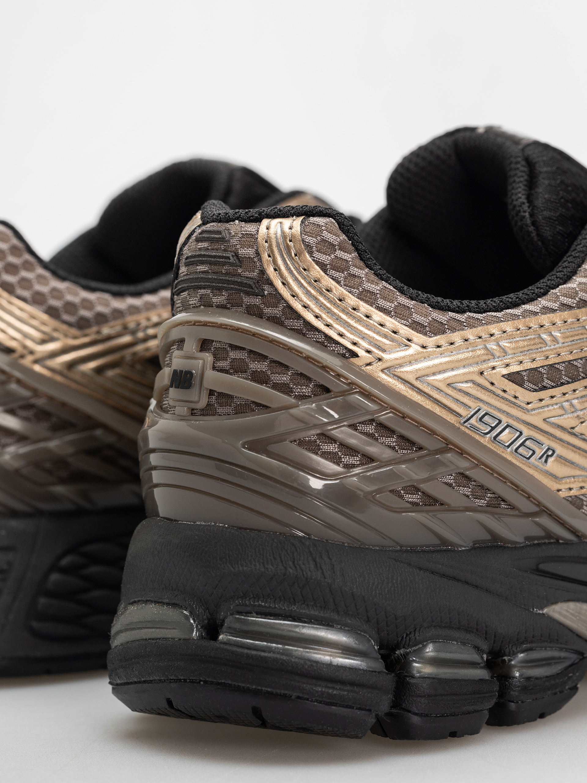 Pantofi New Balance 1906 (mushroom)