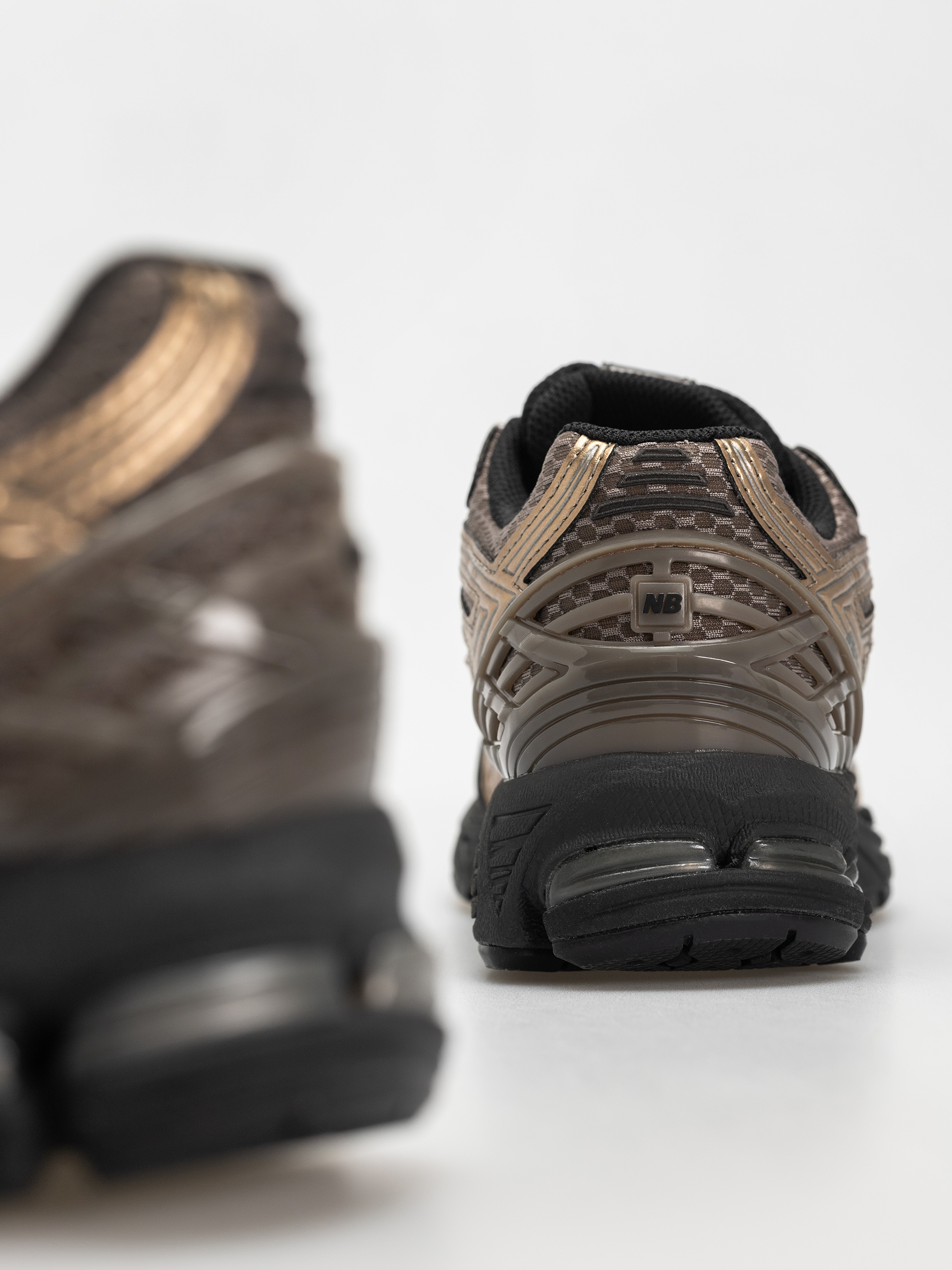 Pantofi New Balance 1906 (mushroom)