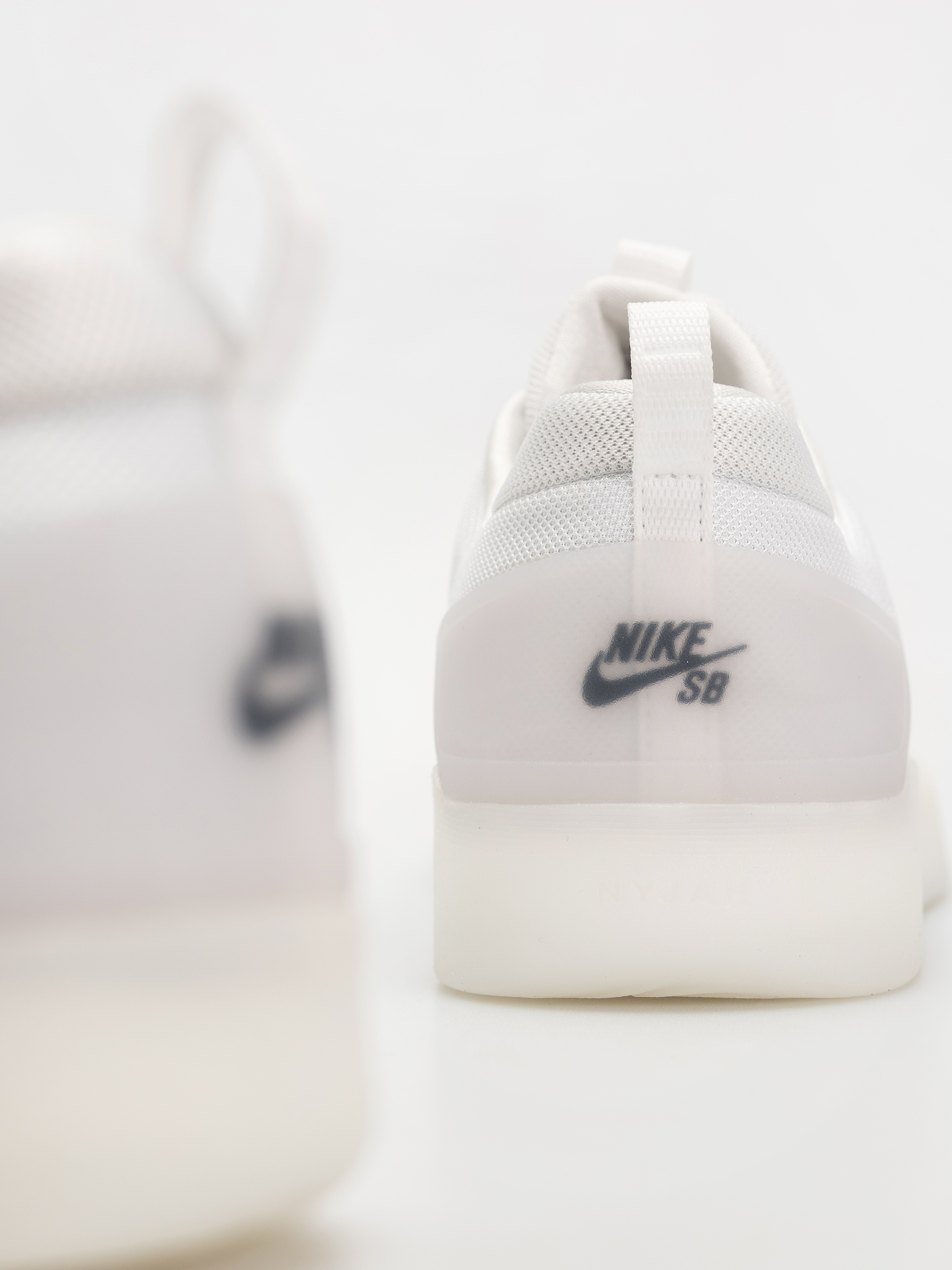 Pantofi Nike SB Zoom Nyjah 4 (white/black white black)