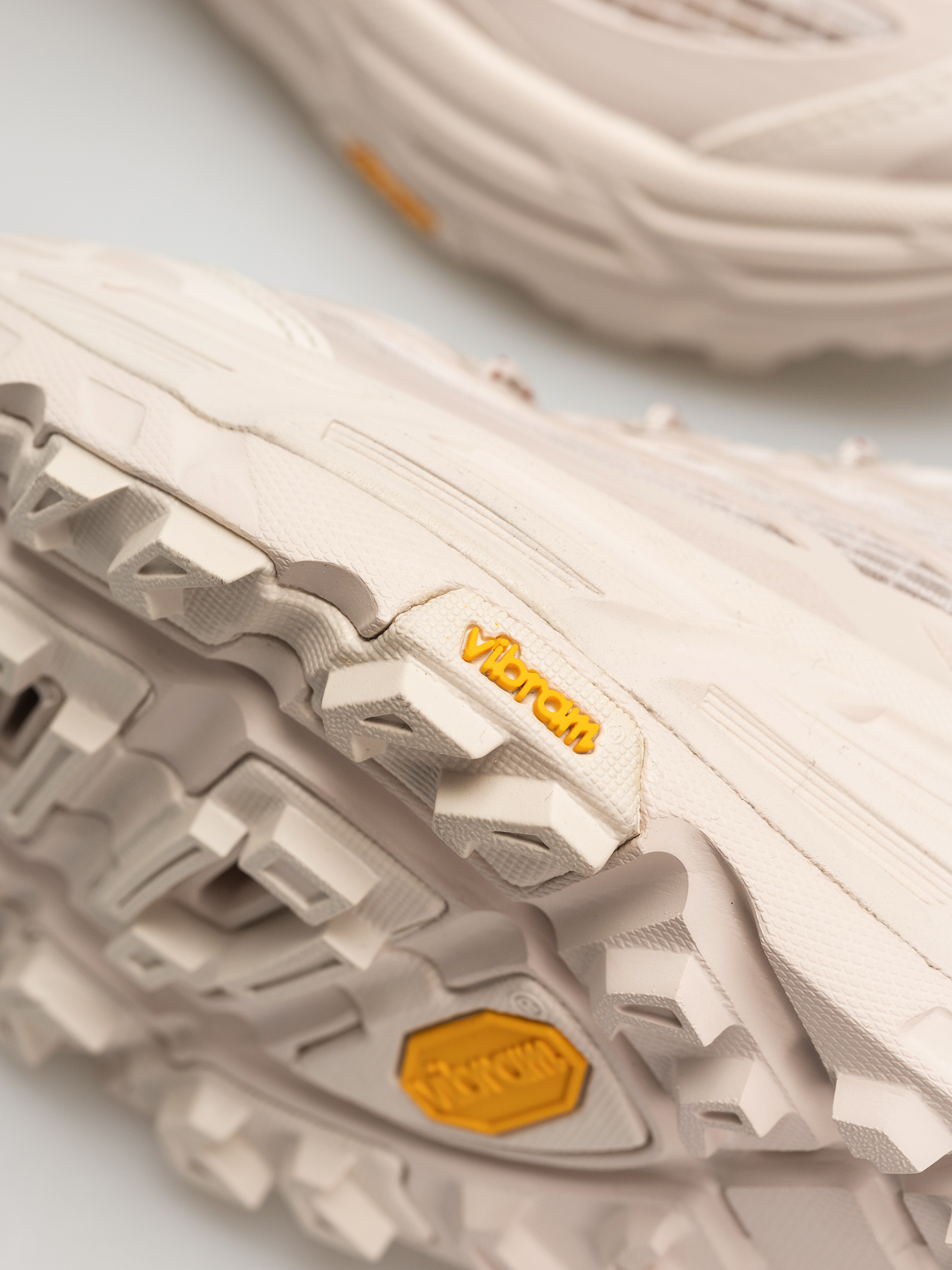 Pantofi Hoka Mafate Three 2 Grid (rose cream stucco)