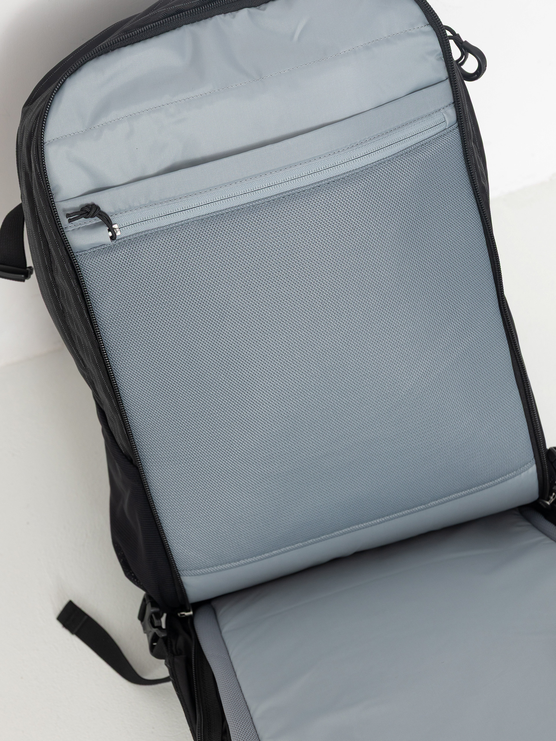 Rucsac Osprey Nebula (black)