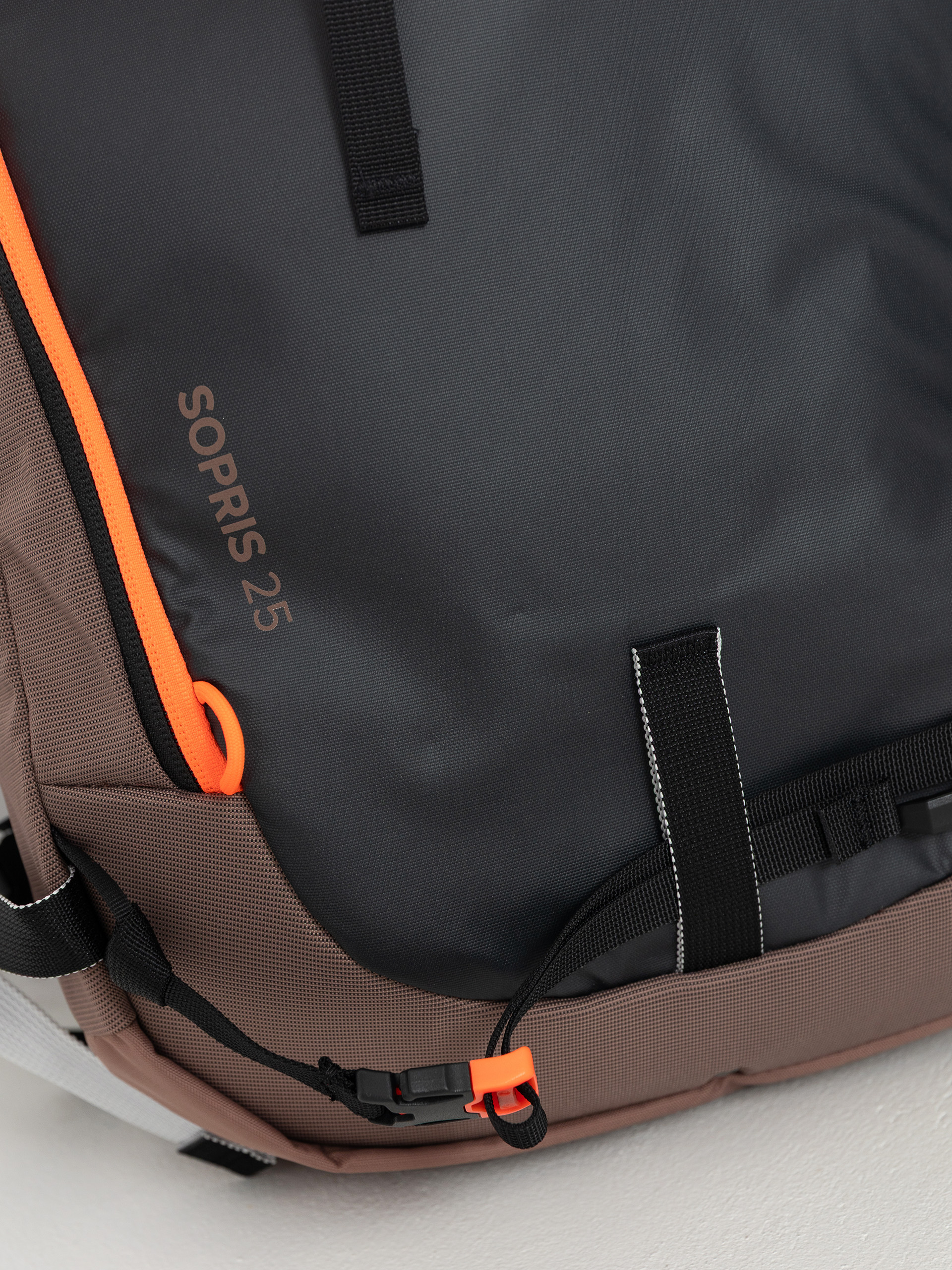 Rucsac Osprey Sopris 25 (magma brown/raven black)