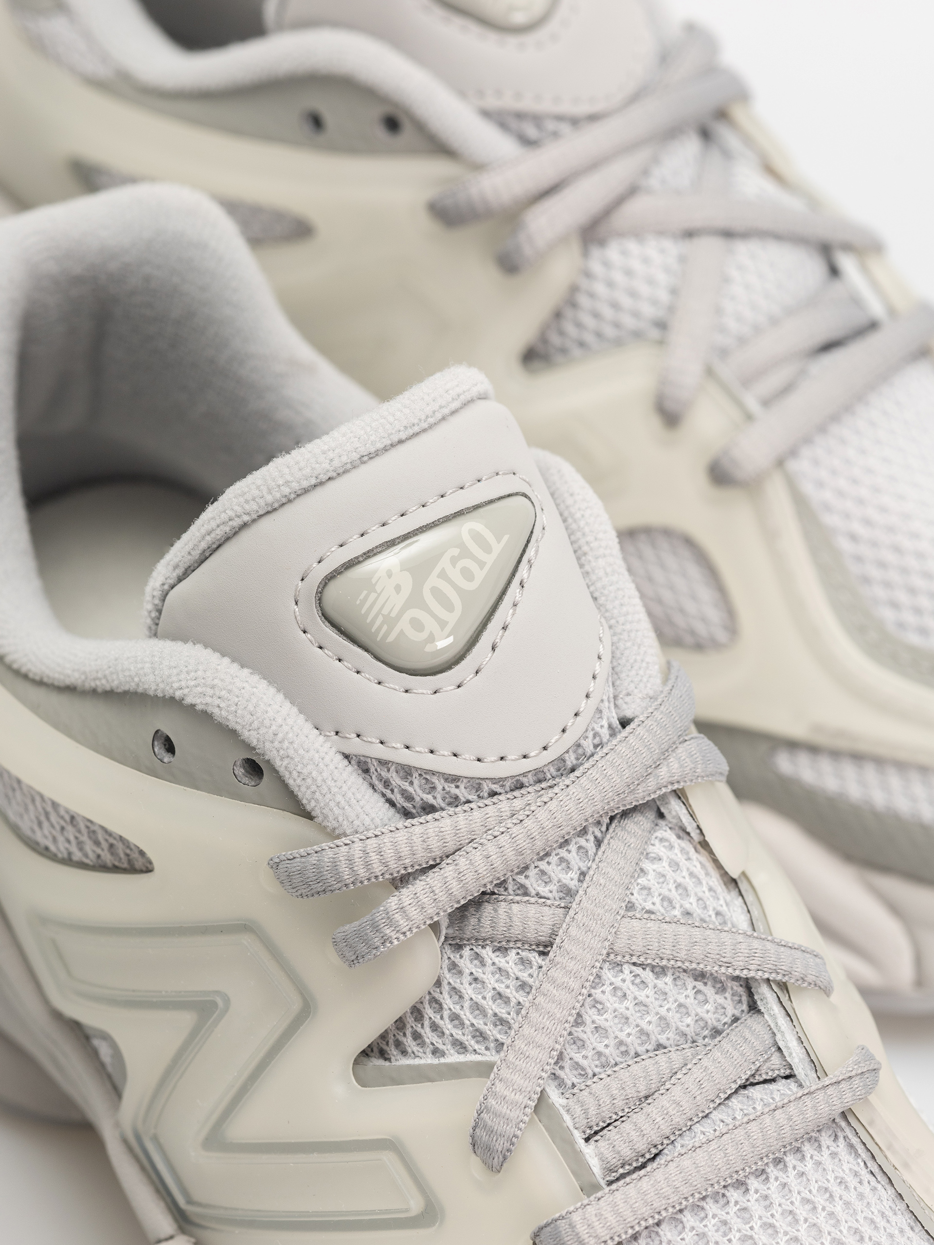 Pantofi New Balance 9060 (raincloud)