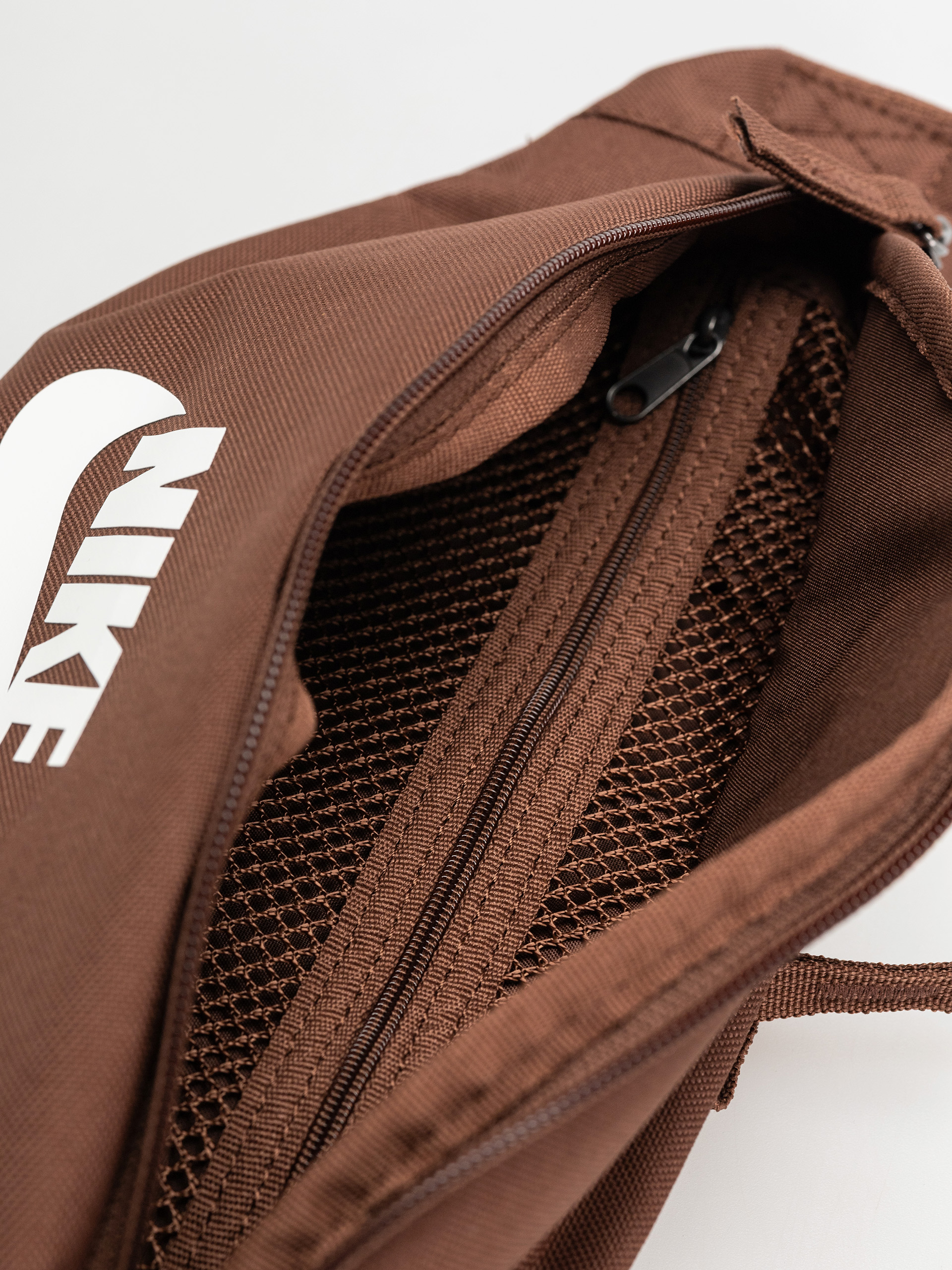 Borsetă de brâu Nike SB Heritage Waist (fauna brown/fauna brown/summit white)