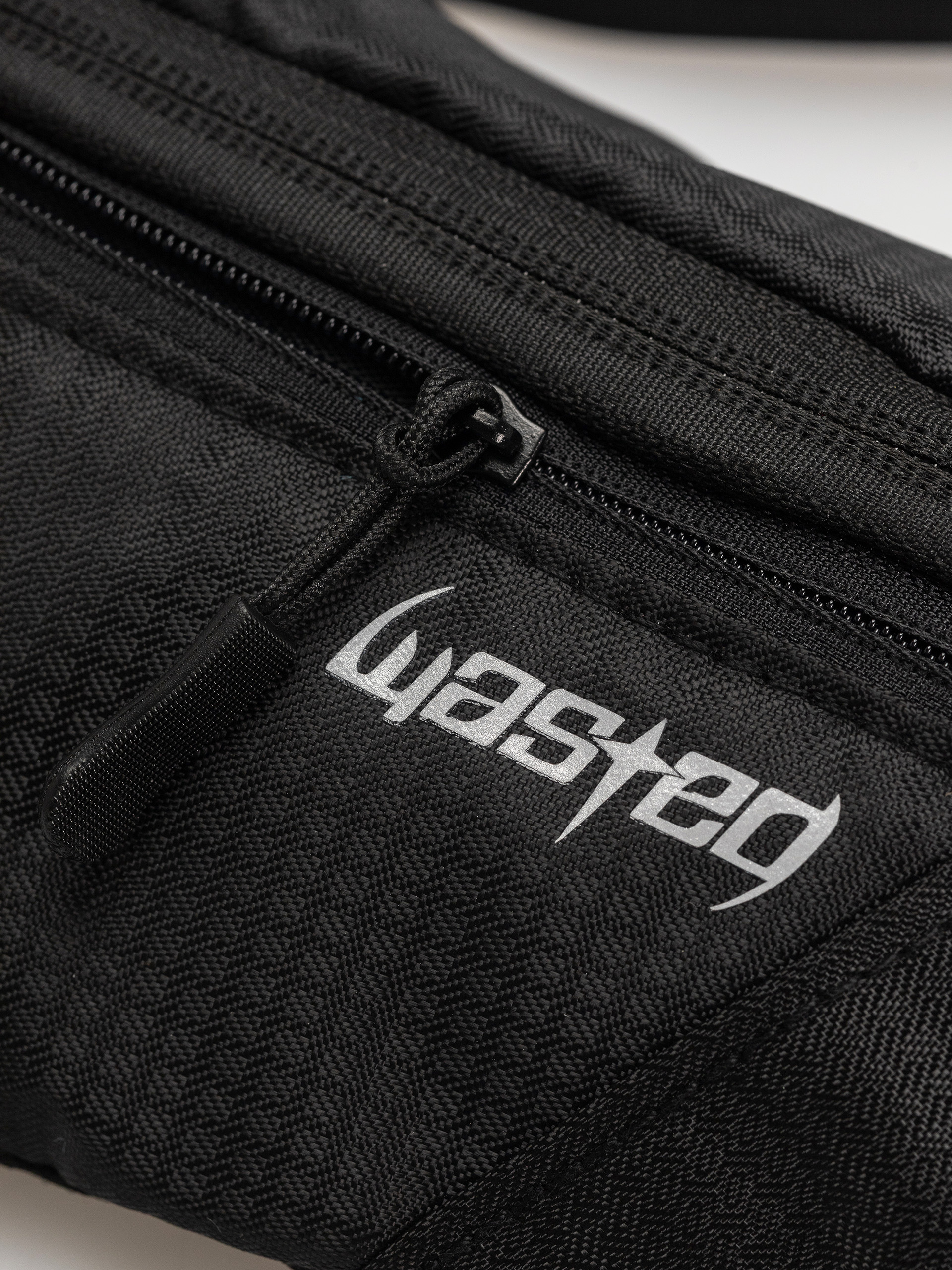 Borsetă de brâu Wasted Paris Blade Hip Bag (black)