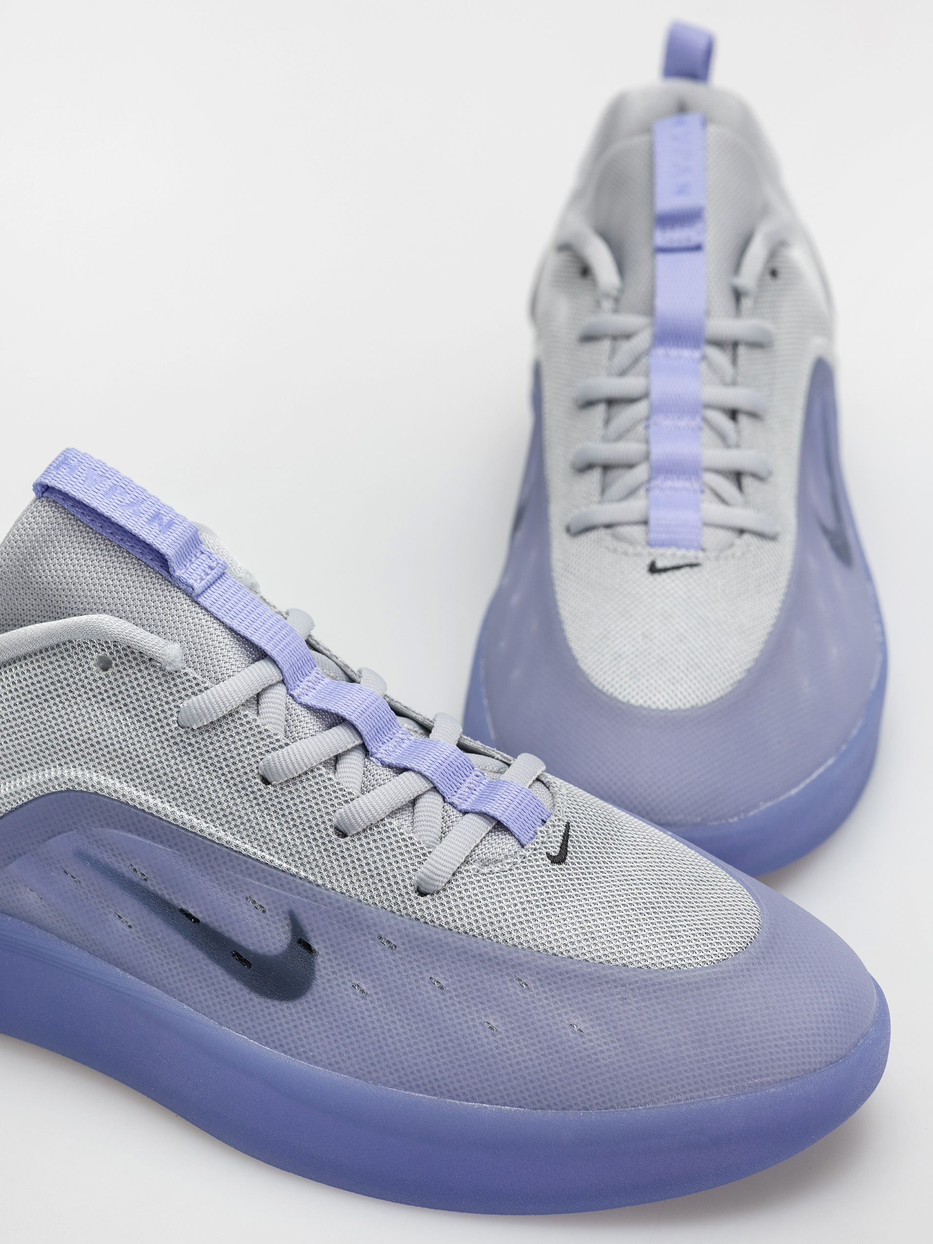 Pantofi Nike SB Zoom Nyjah 4 (light thistle/black light thistle)