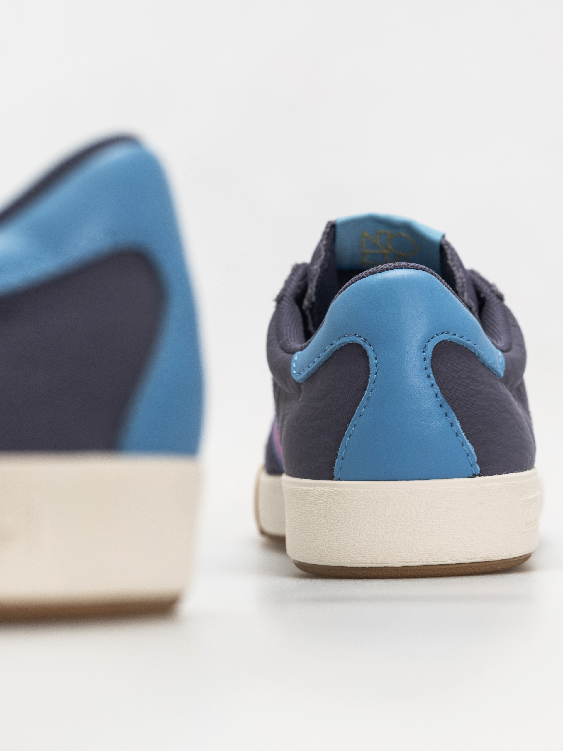 Pantofi adidas Nora (previo/prepur/goldmt)