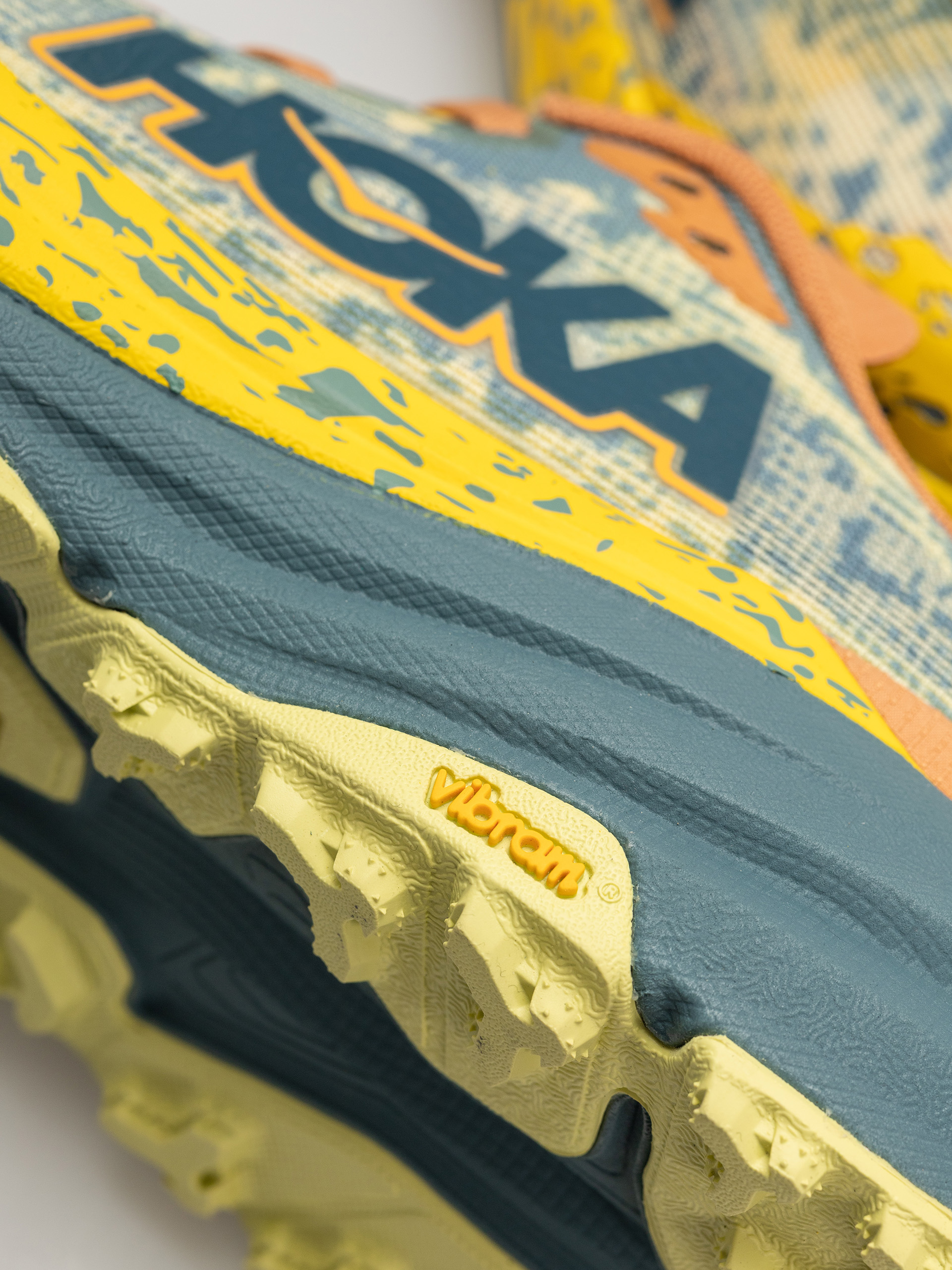 Pantofi Hoka Speedgoat 6 (terra cotta/mountain fog)