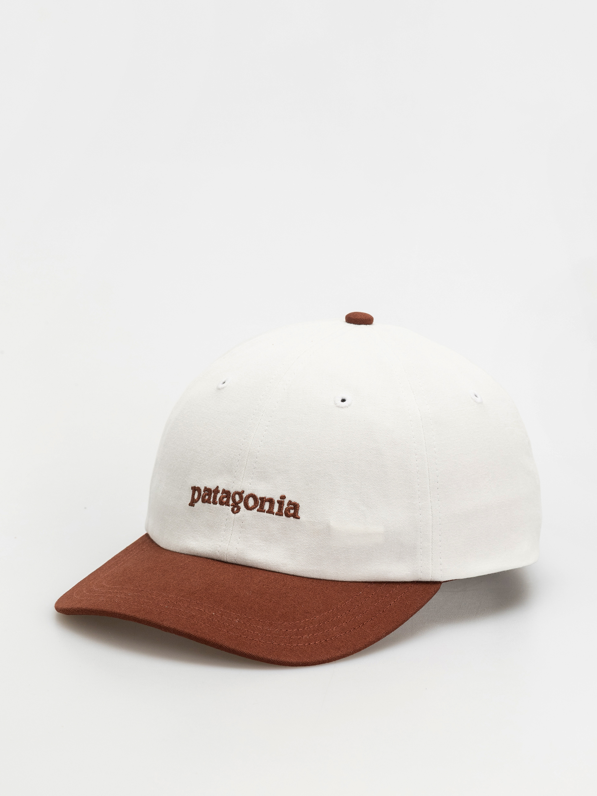 u0218apcu0103 Patagonia Fitz Roy Icon Trad (text logo dried vanilla)