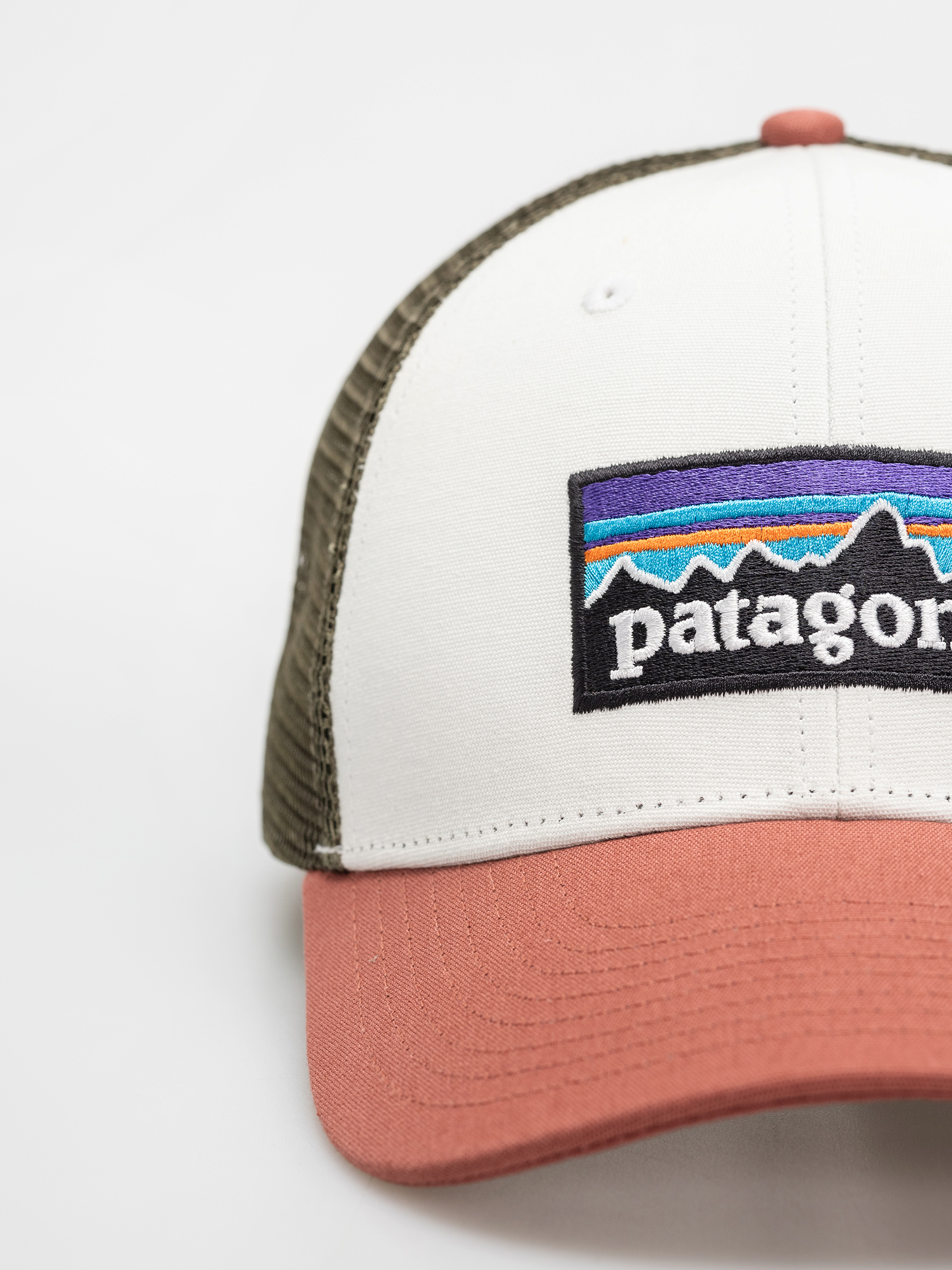 Șapcă Patagonia P 6 Logo LoPro Trucker (birch white)