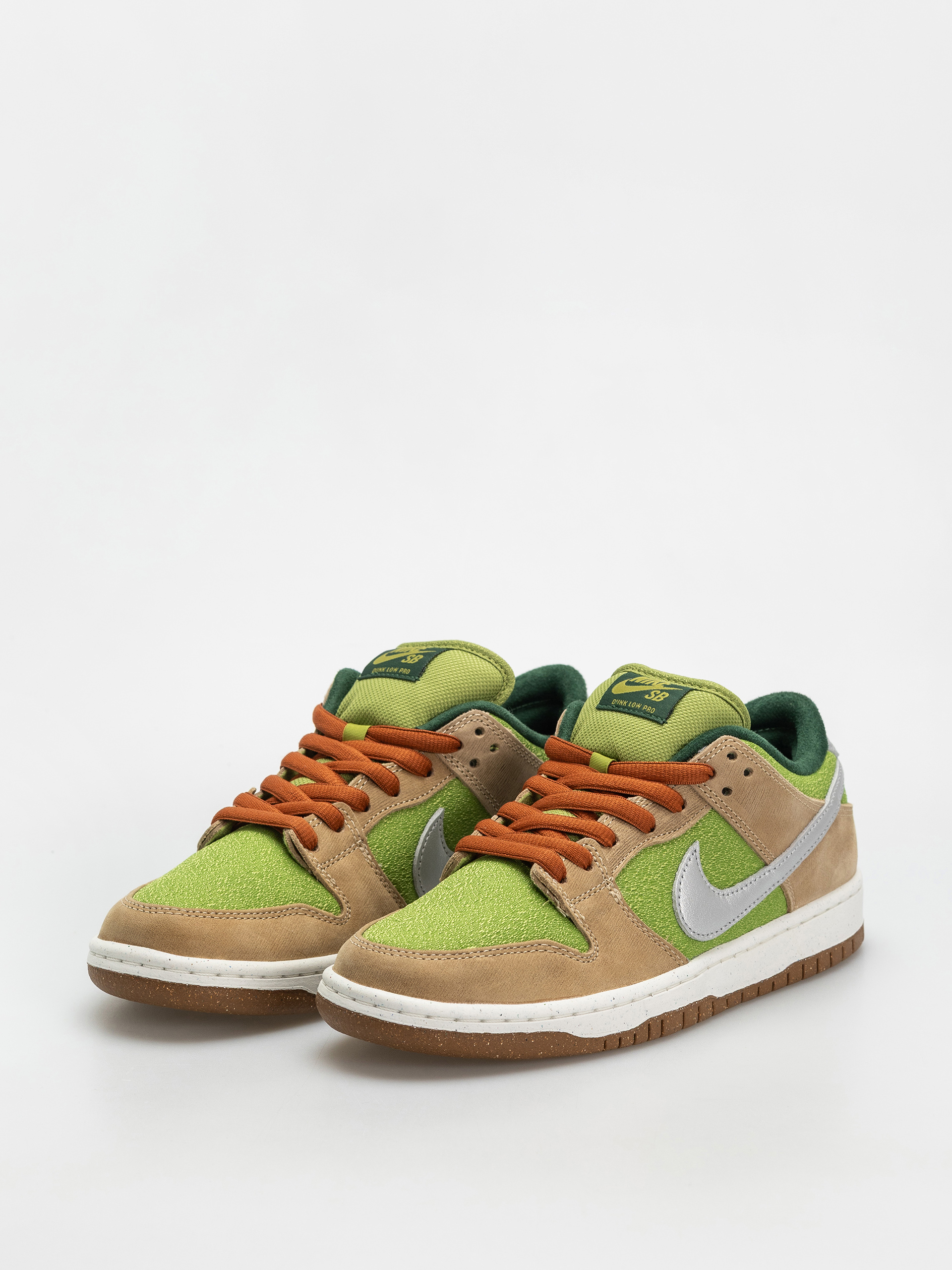 Pantofi Nike SB Dunk Low Pro Wc (sesame/metallic silver pear fir)