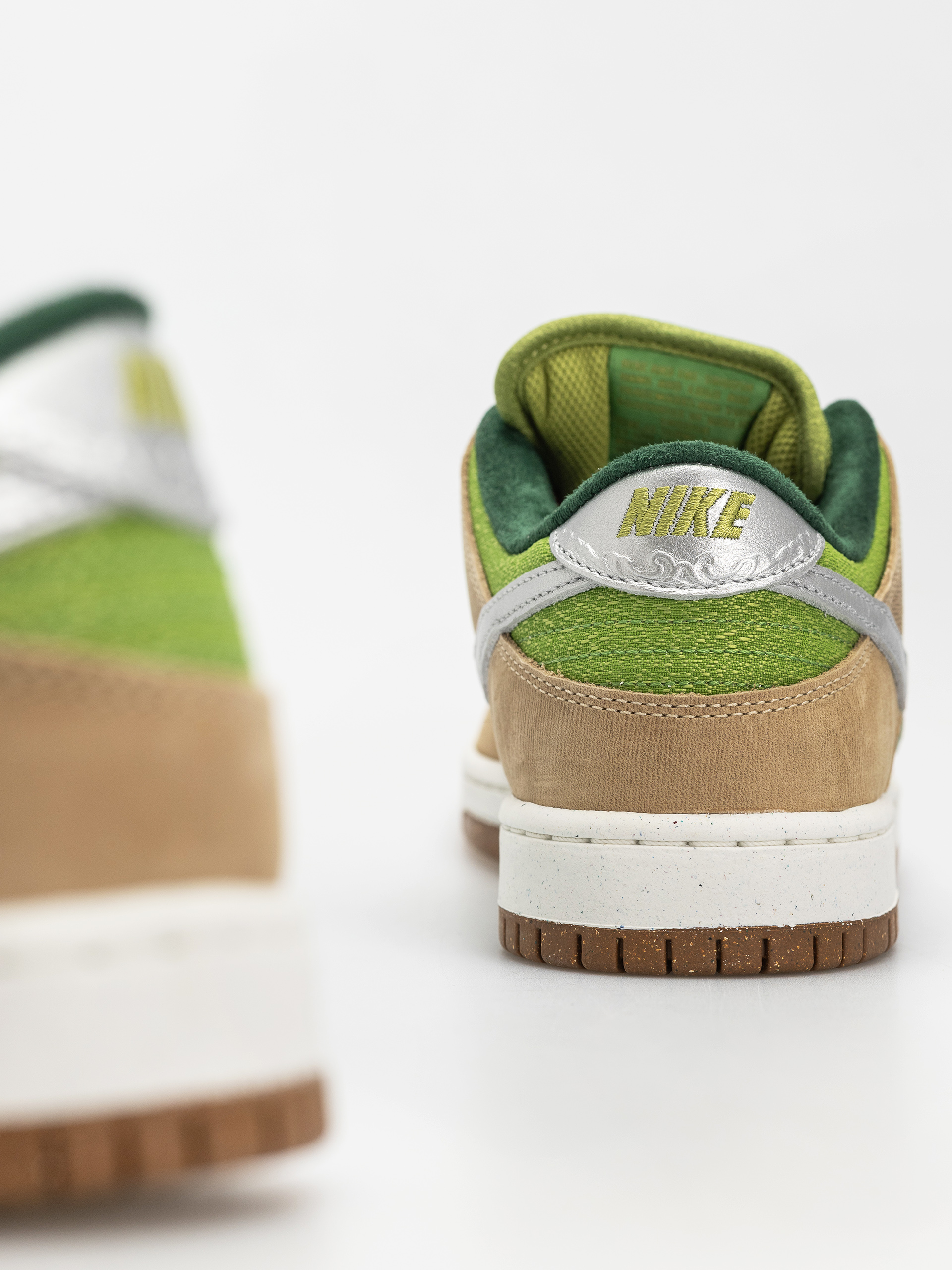 Pantofi Nike SB Dunk Low Pro Wc - maro, verde (sesame/metallic