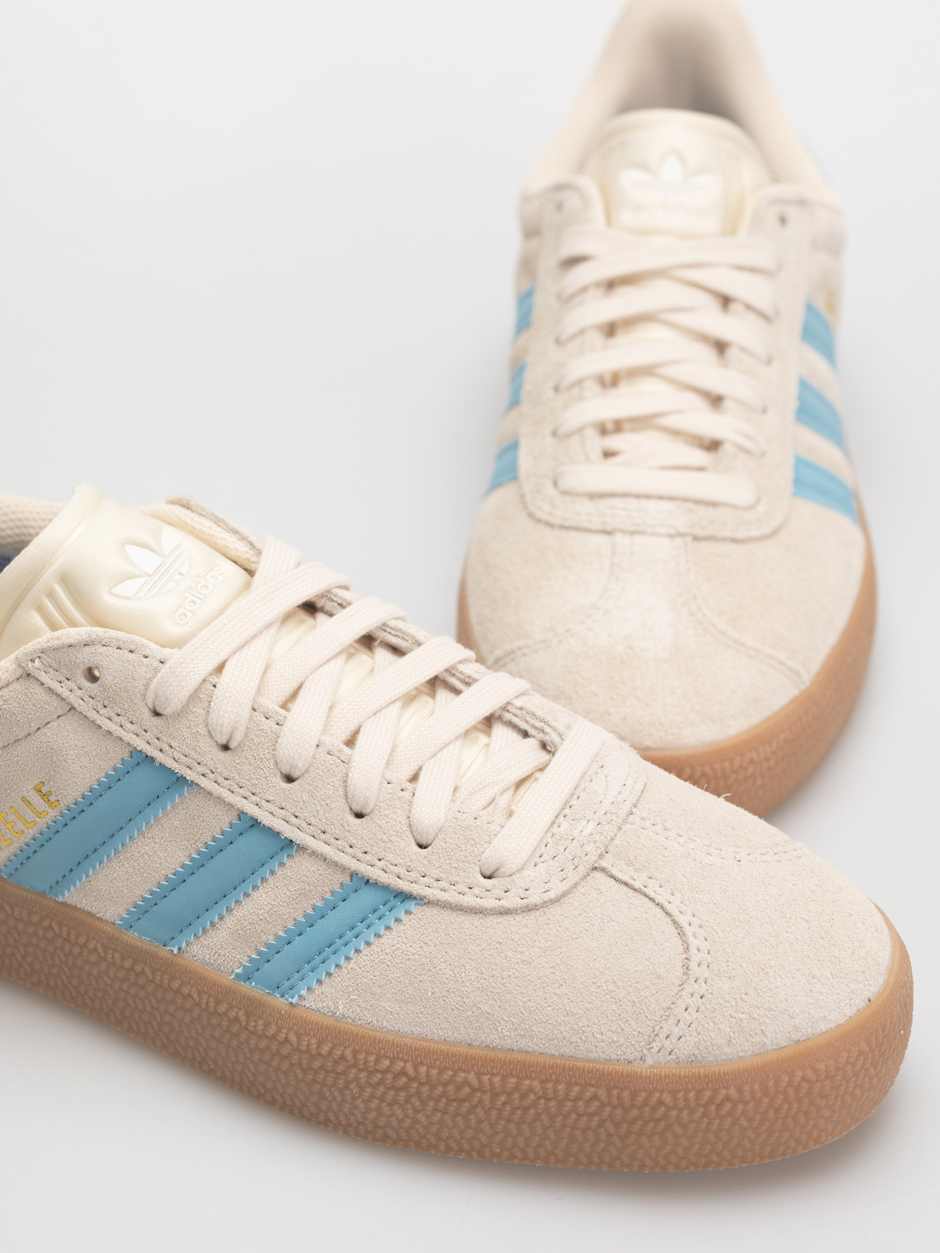 Pantofi adidas Gazelle Adv (wonwhi/preblu/gum4)
