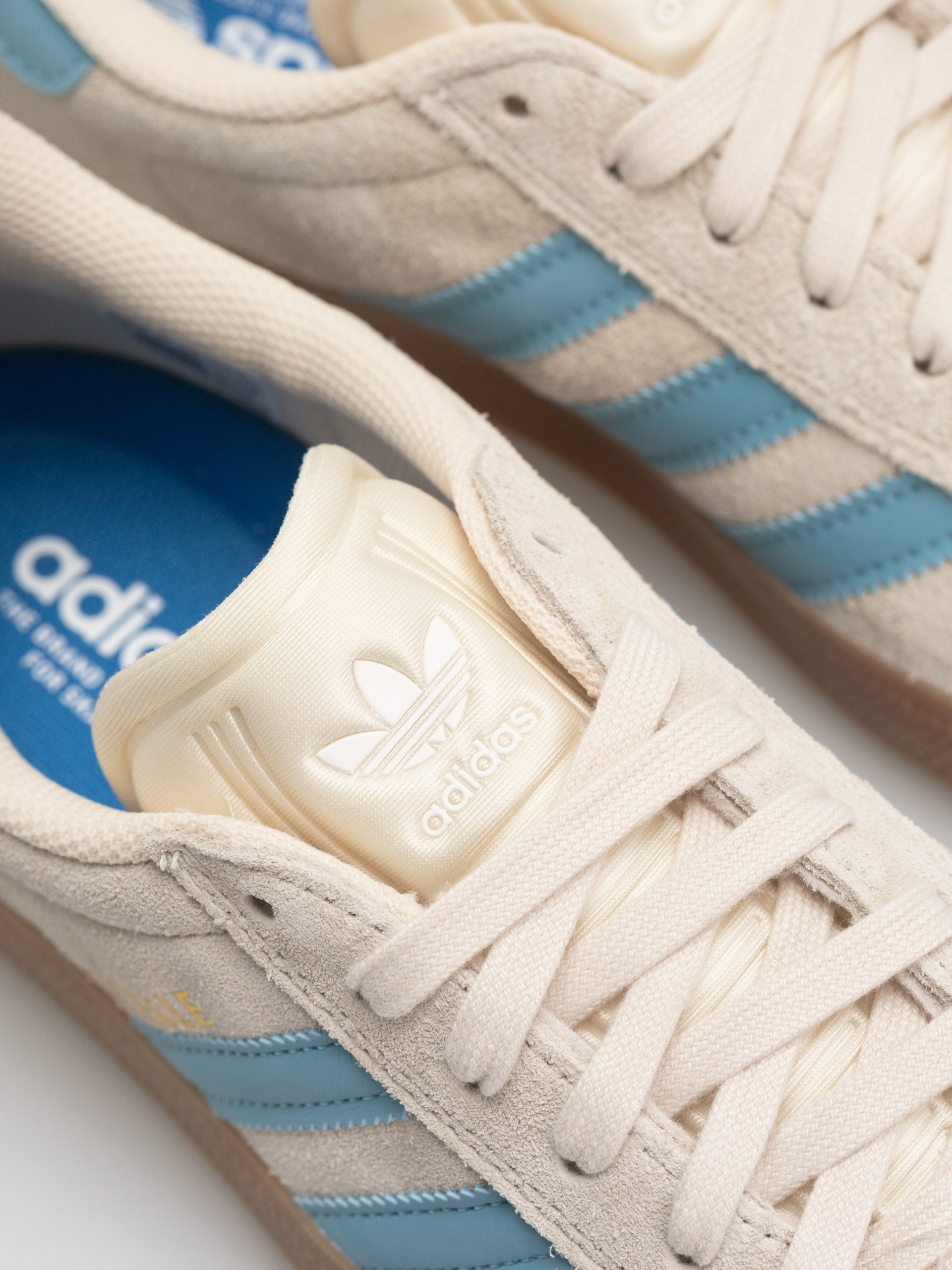 Pantofi adidas Gazelle Adv (wonwhi/preblu/gum4)