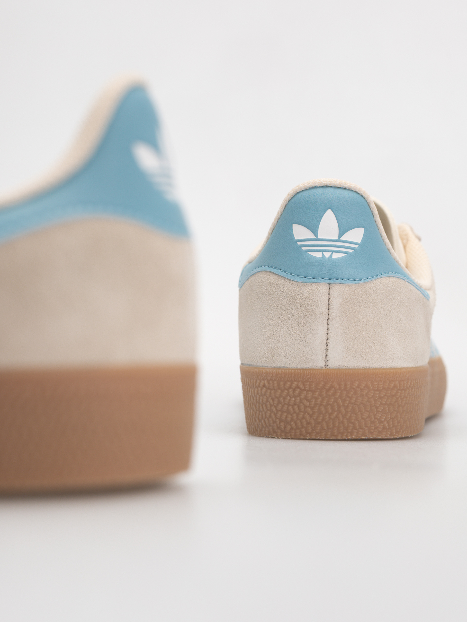 Pantofi adidas Gazelle Adv (wonwhi/preblu/gum4)