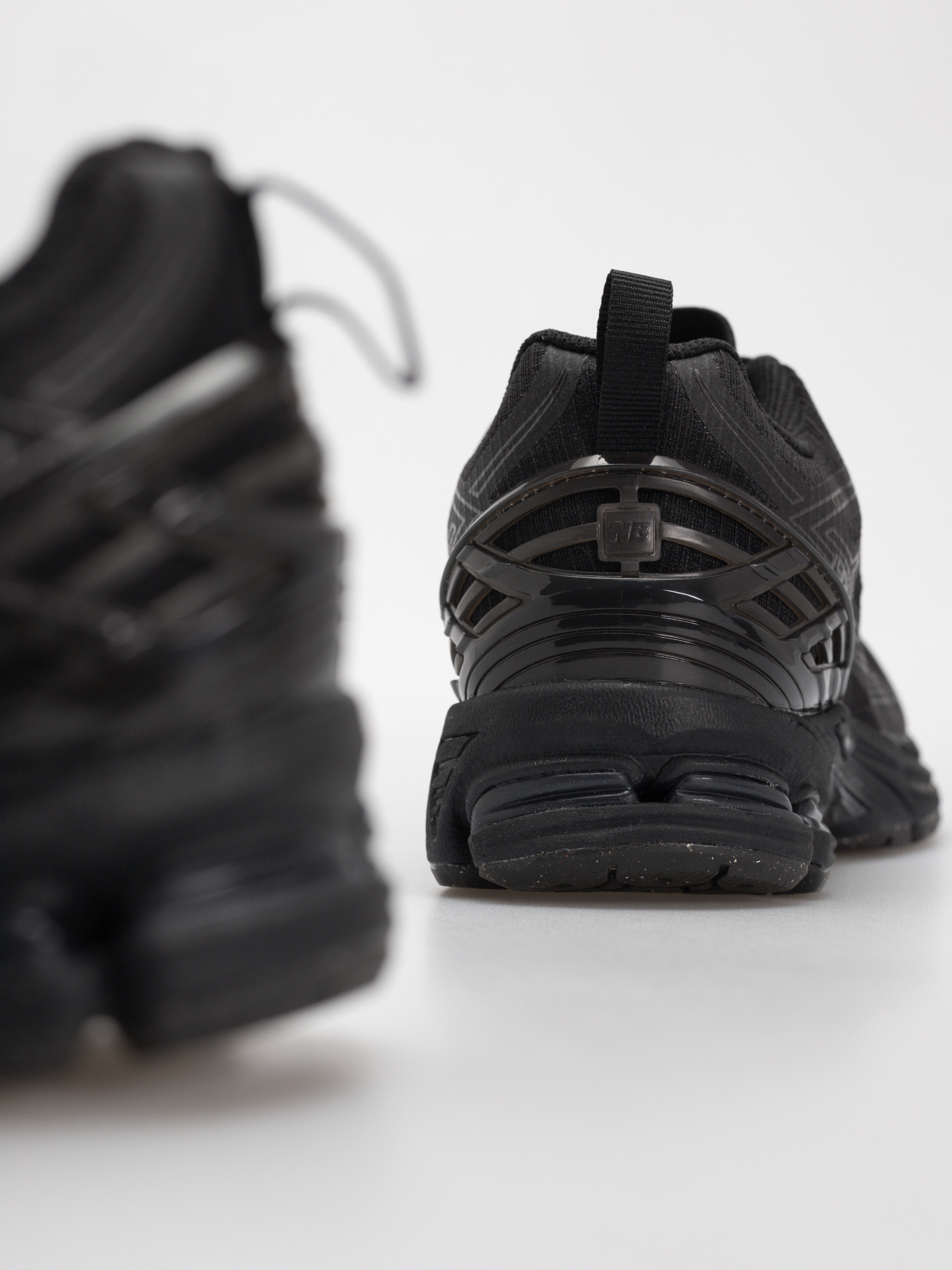 Pantofi New Balance 1906 (black)