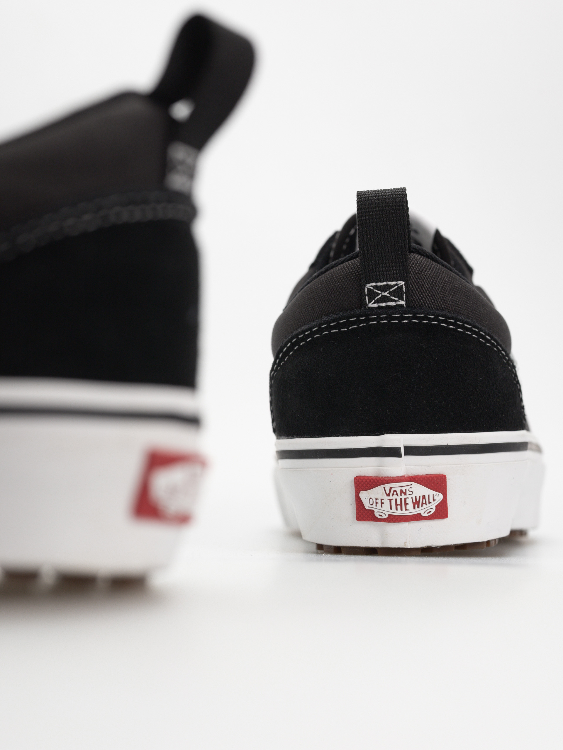 Pantofi Vans Mte Old Skool Insulated (black/white)