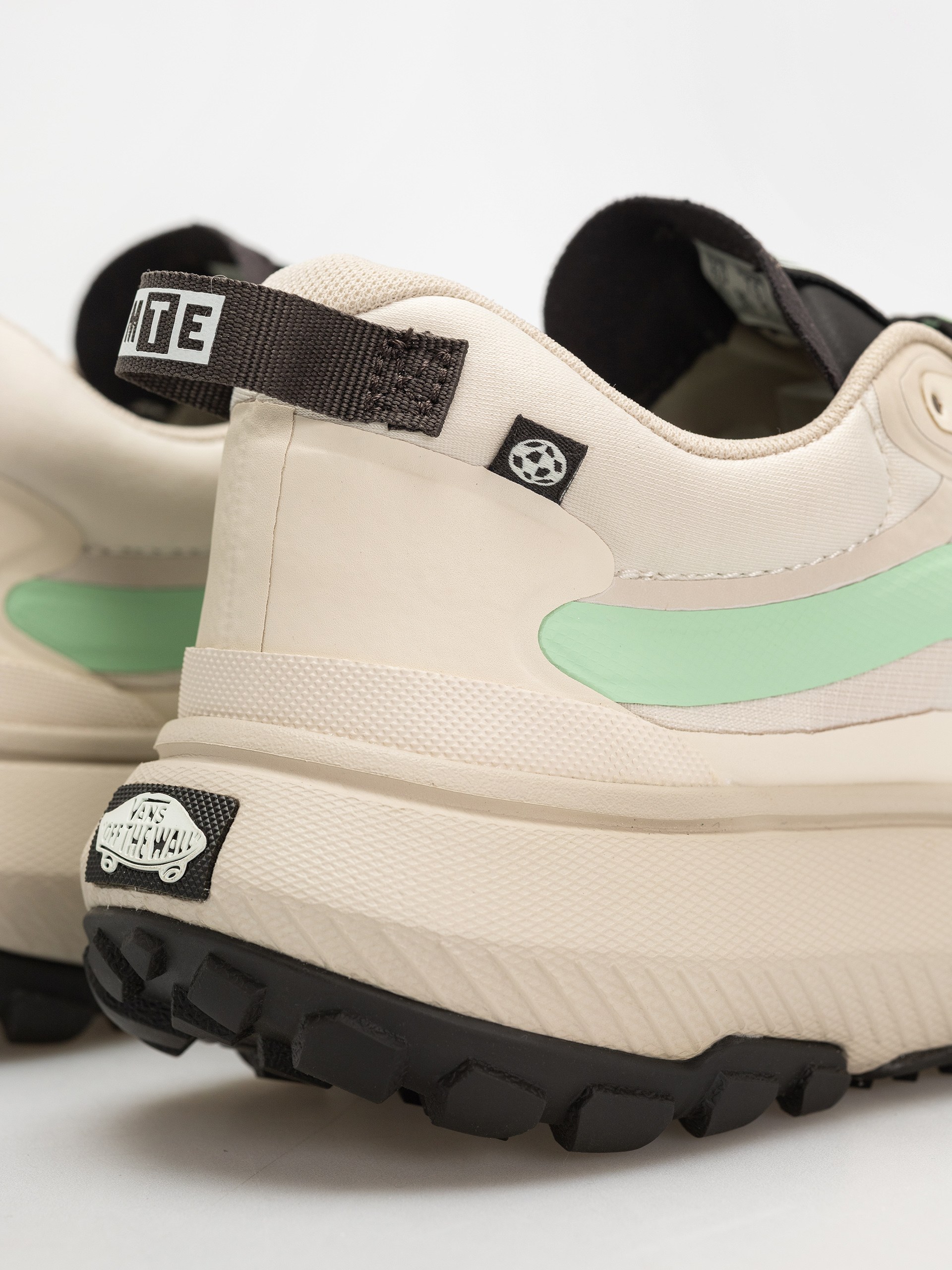 Pantofi Vans Mte Crosspath (white/multi)