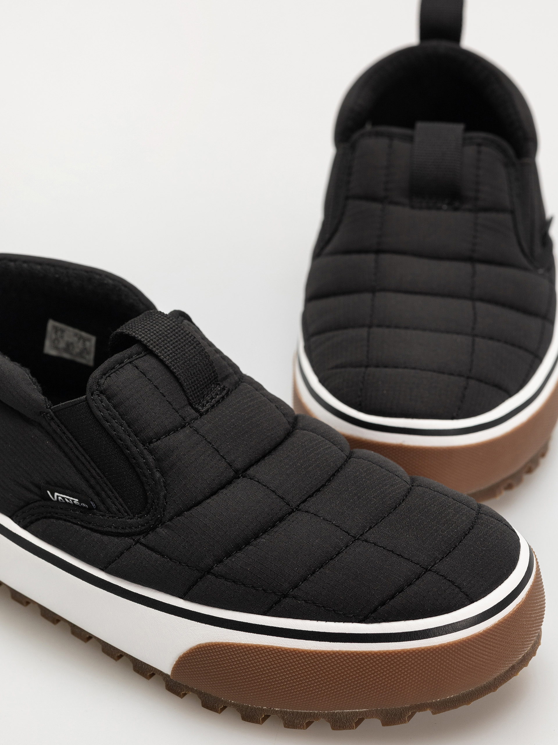Pantofi Vans Mte Snow Lodge Slipper Mid (quilted black)