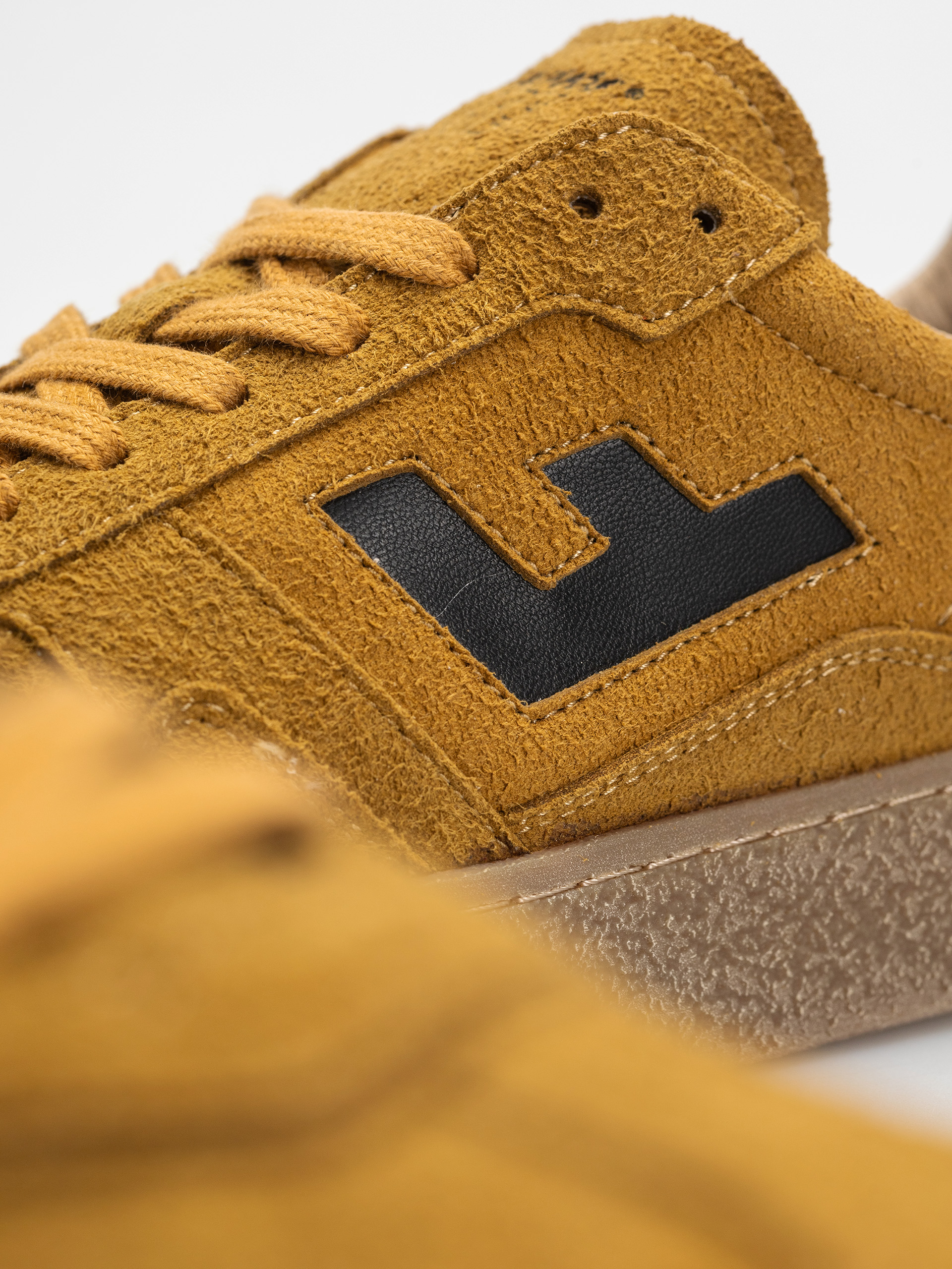 Pantofi Flamingos Life Burela Bold (hairy suede curry)